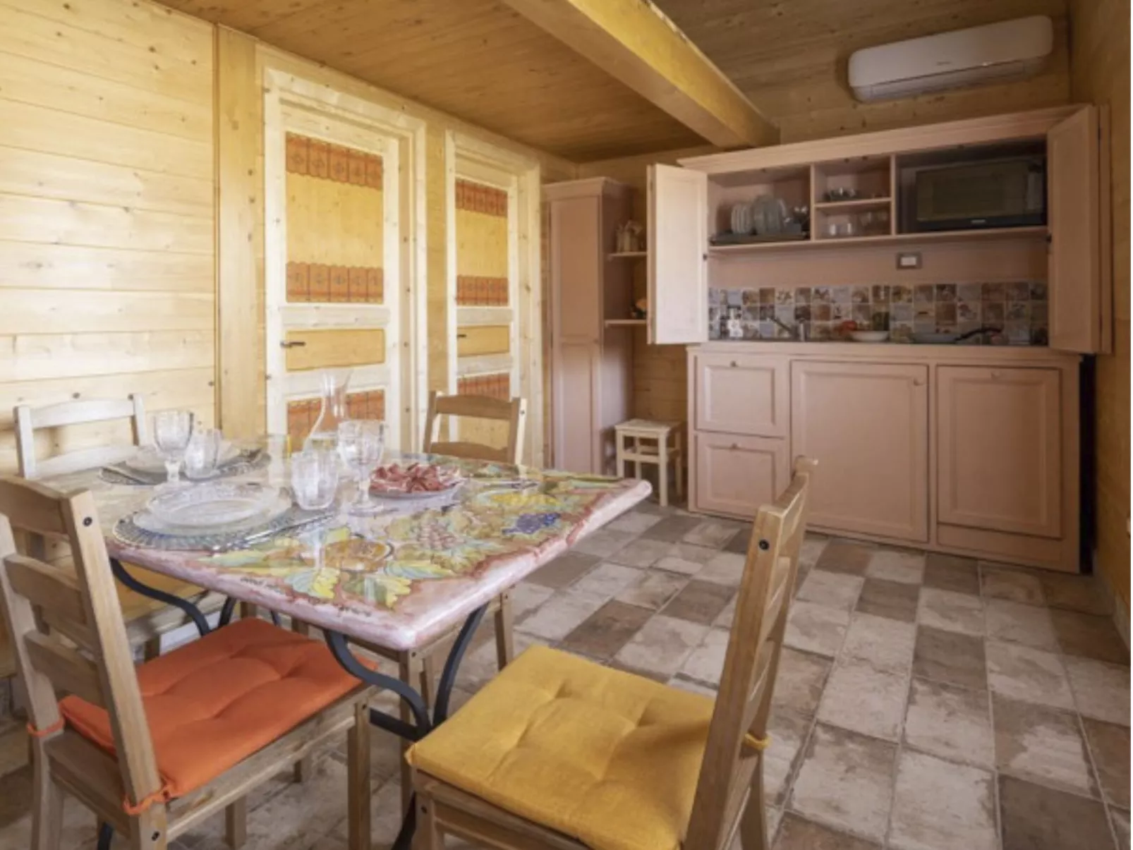 'Vindemia la salmon-Inside