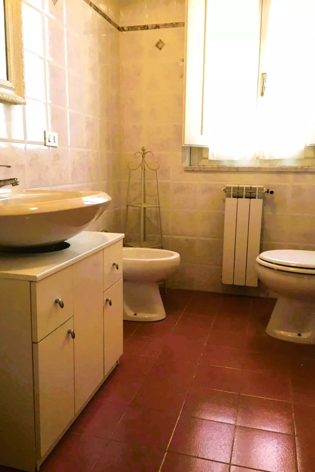 Drei-Zimmer-Wohnungen Borgo Collelungo auf zwei Etagen-Drinnen