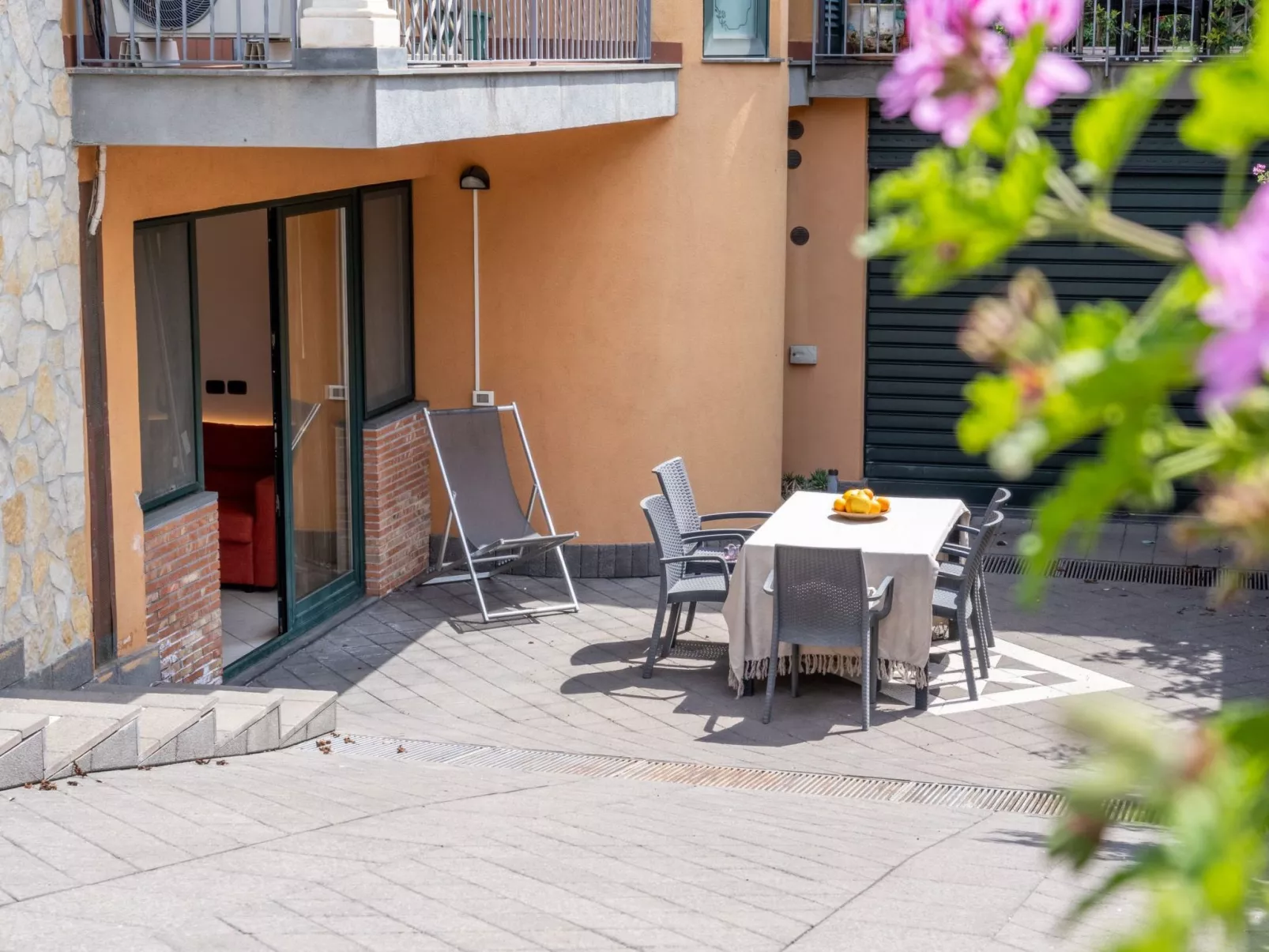 Ätna, Meer und Grün - Freiraum-Inside