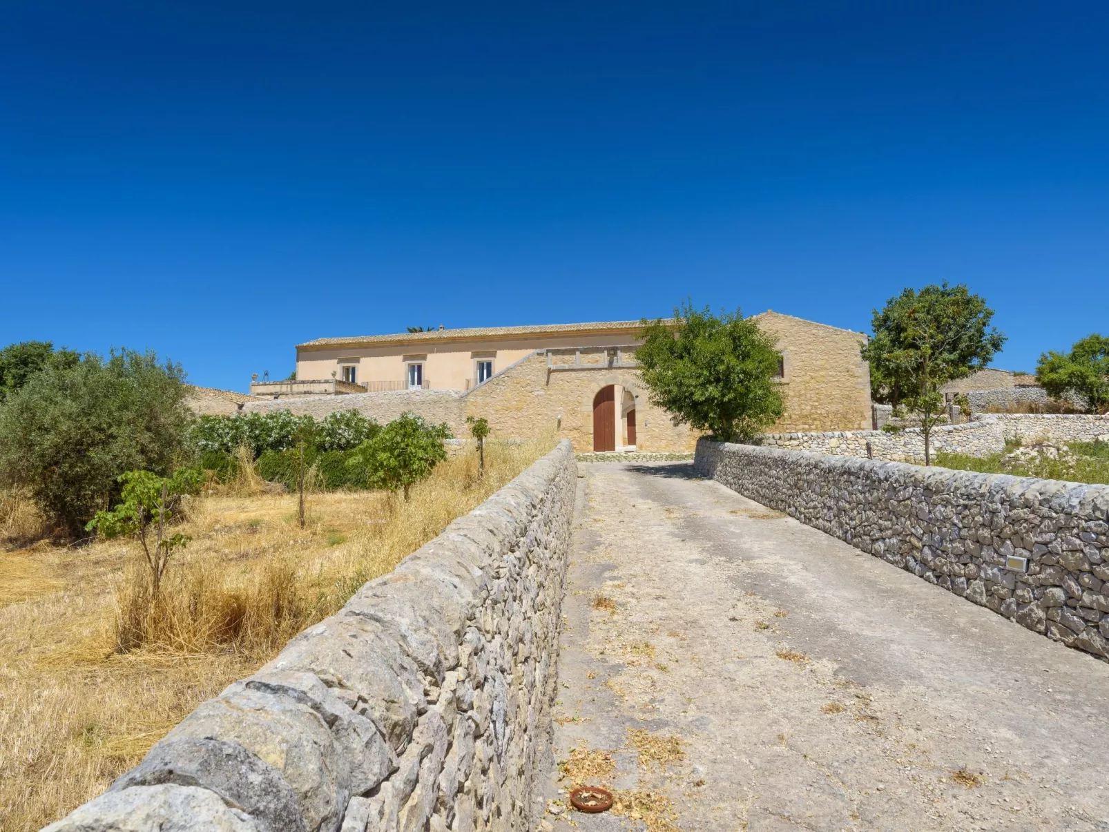 Scifazzo, typisch sizilianische Villa mit Swimmingpool-Inside