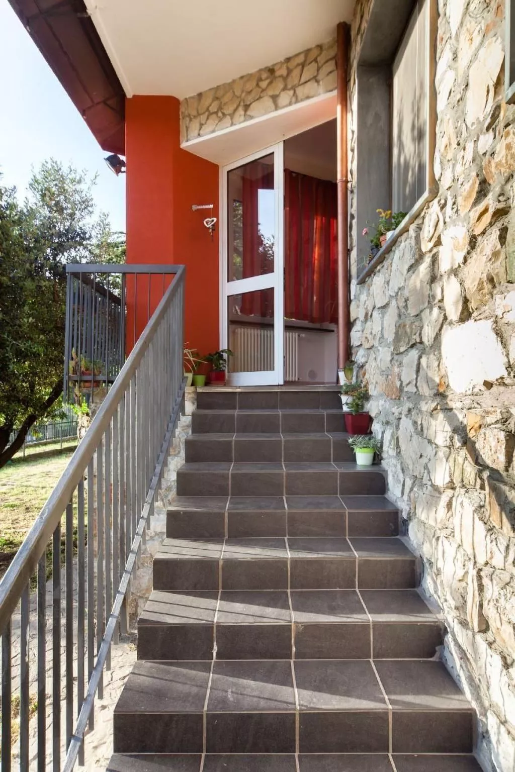 Unabhaengige Wohnung in Velva mit Garten und Grill-Outside