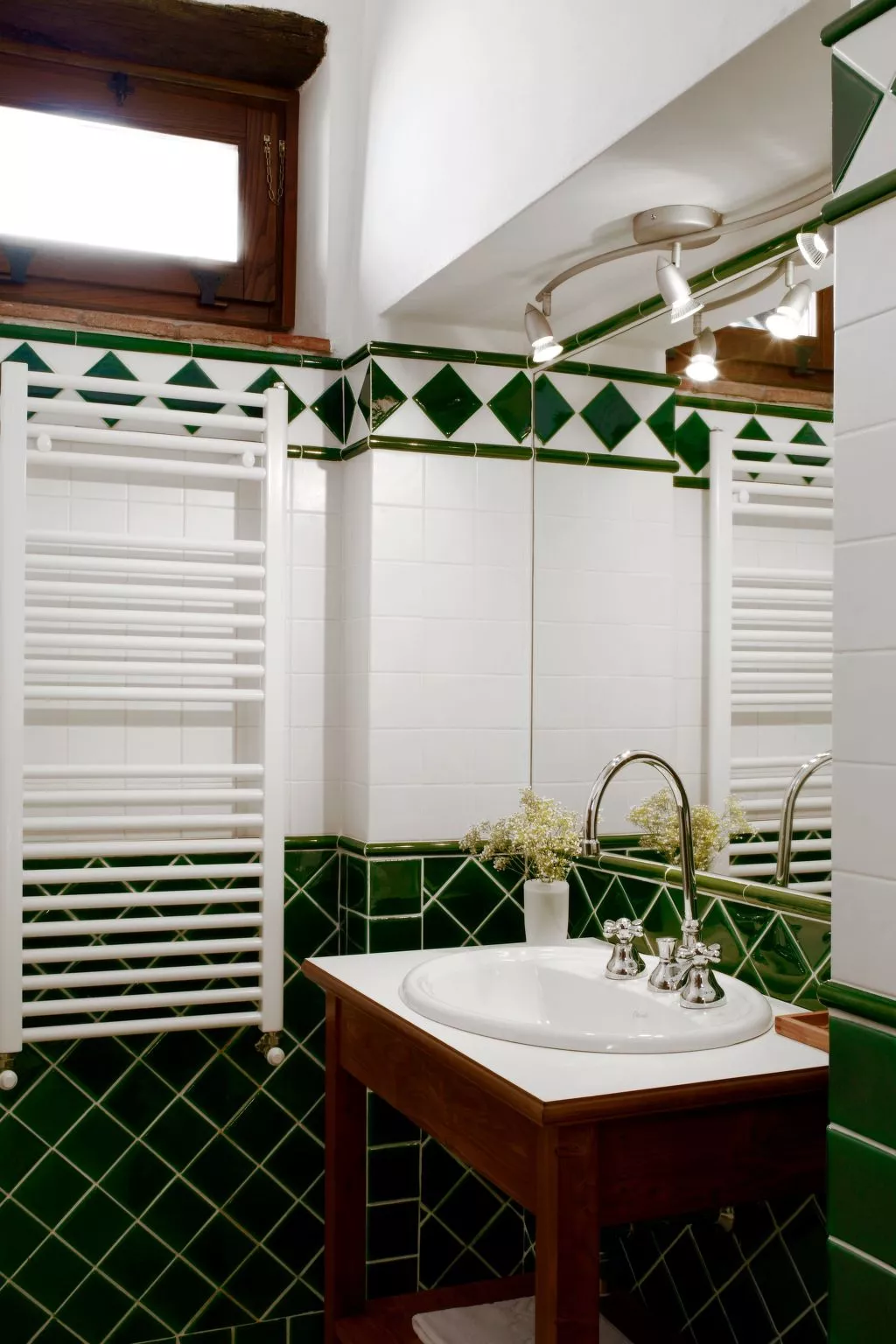 Sage' Anwesen mit Gemeinschaftspool-Drinnen