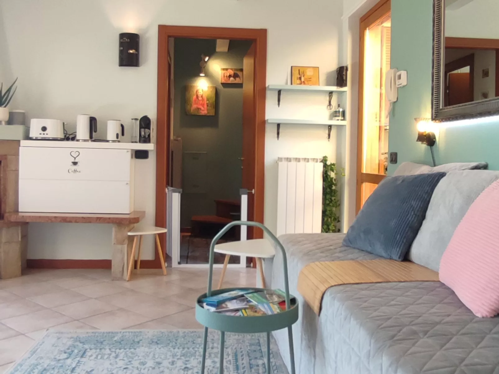 Oasi Azzurra - Drei-Zimmer-Wohnung in einer kleinen Villa mit Terrasse-Drinnen