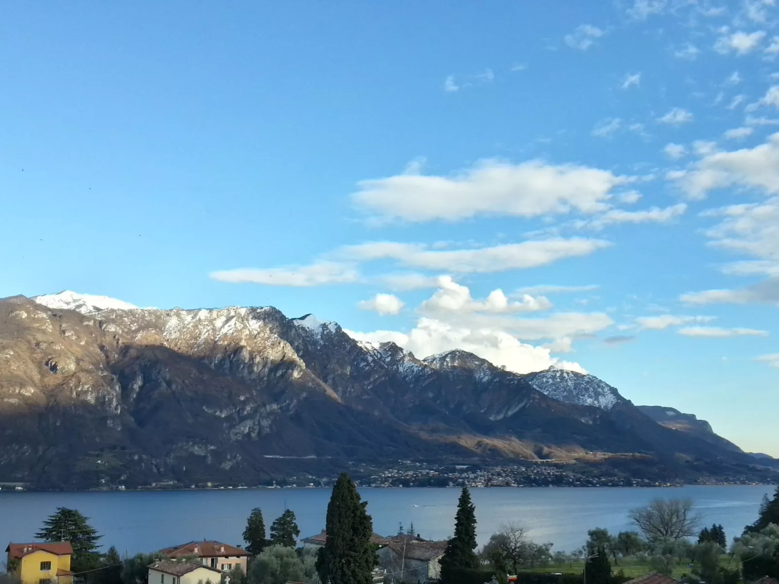 CasaKatty Zwei-Zimmer-Wohnung mit Balkon mit Seeblick-Dedans
