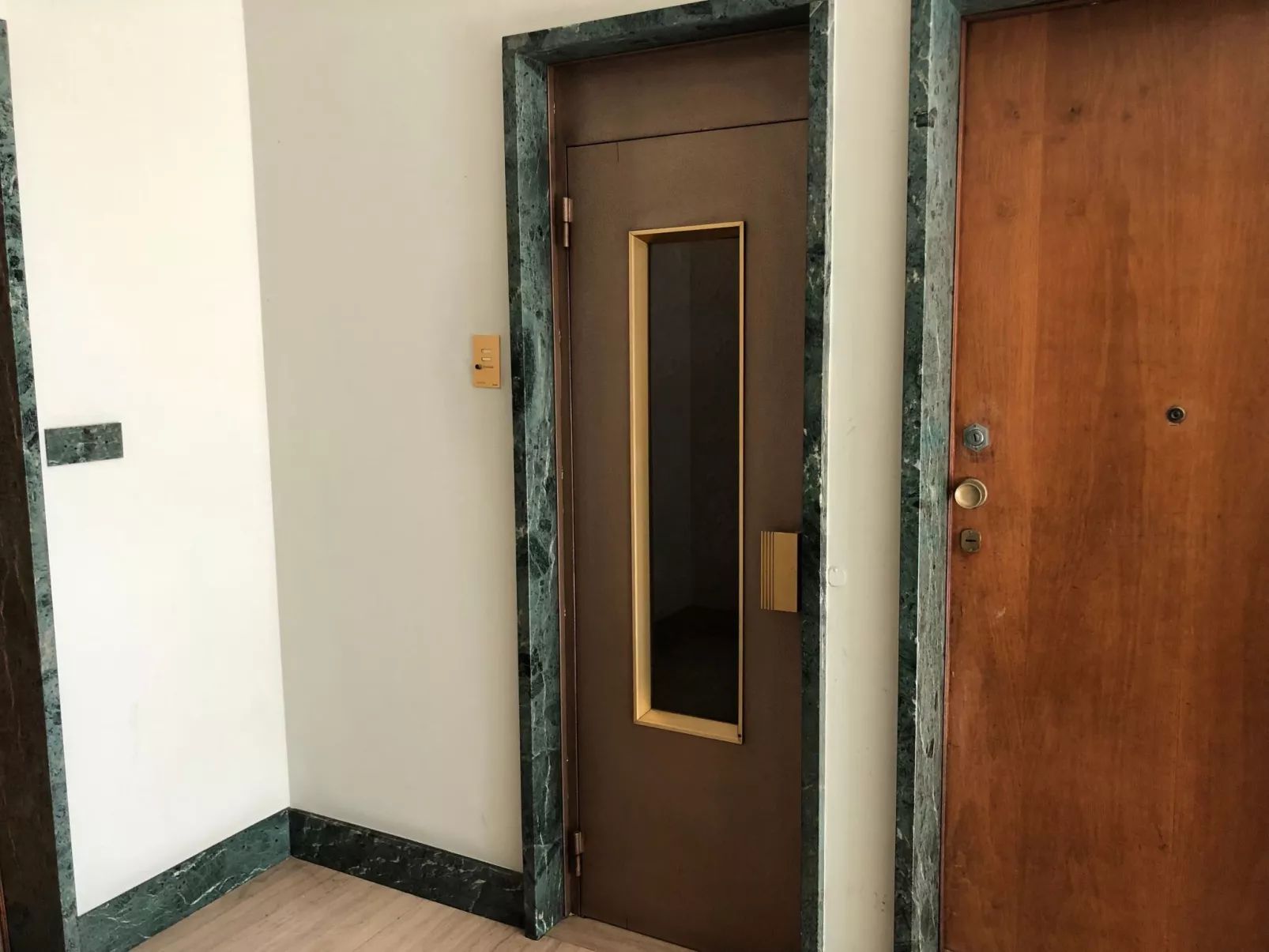 Für 8 Personen ca. 100 m&sup2; in Turin, Piemont (Provinz Turin)-Drinnen