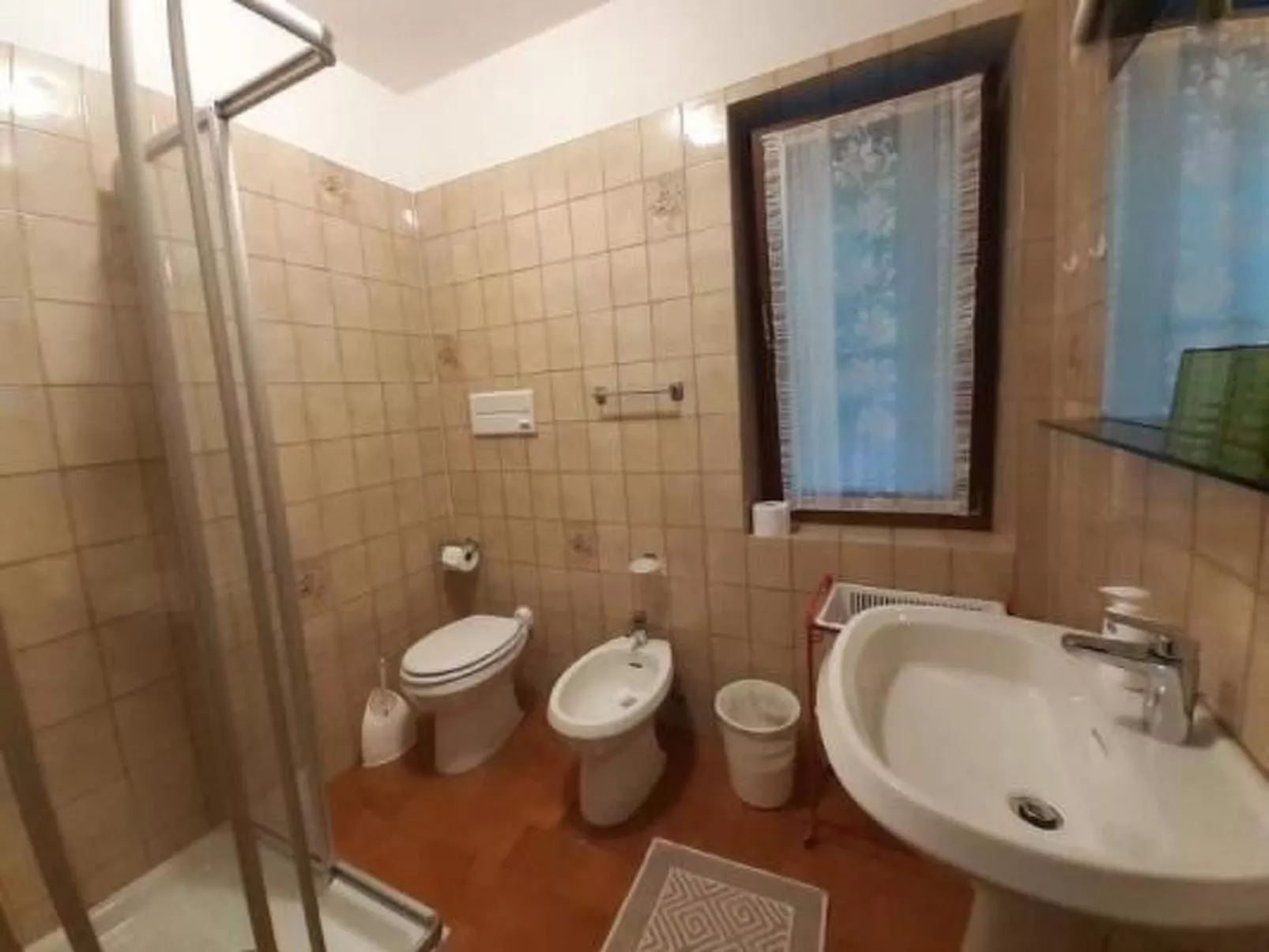 Zwei-Zimmer-Wohnung mit herrlicher Terrasse mit Seeblick-Drinnen