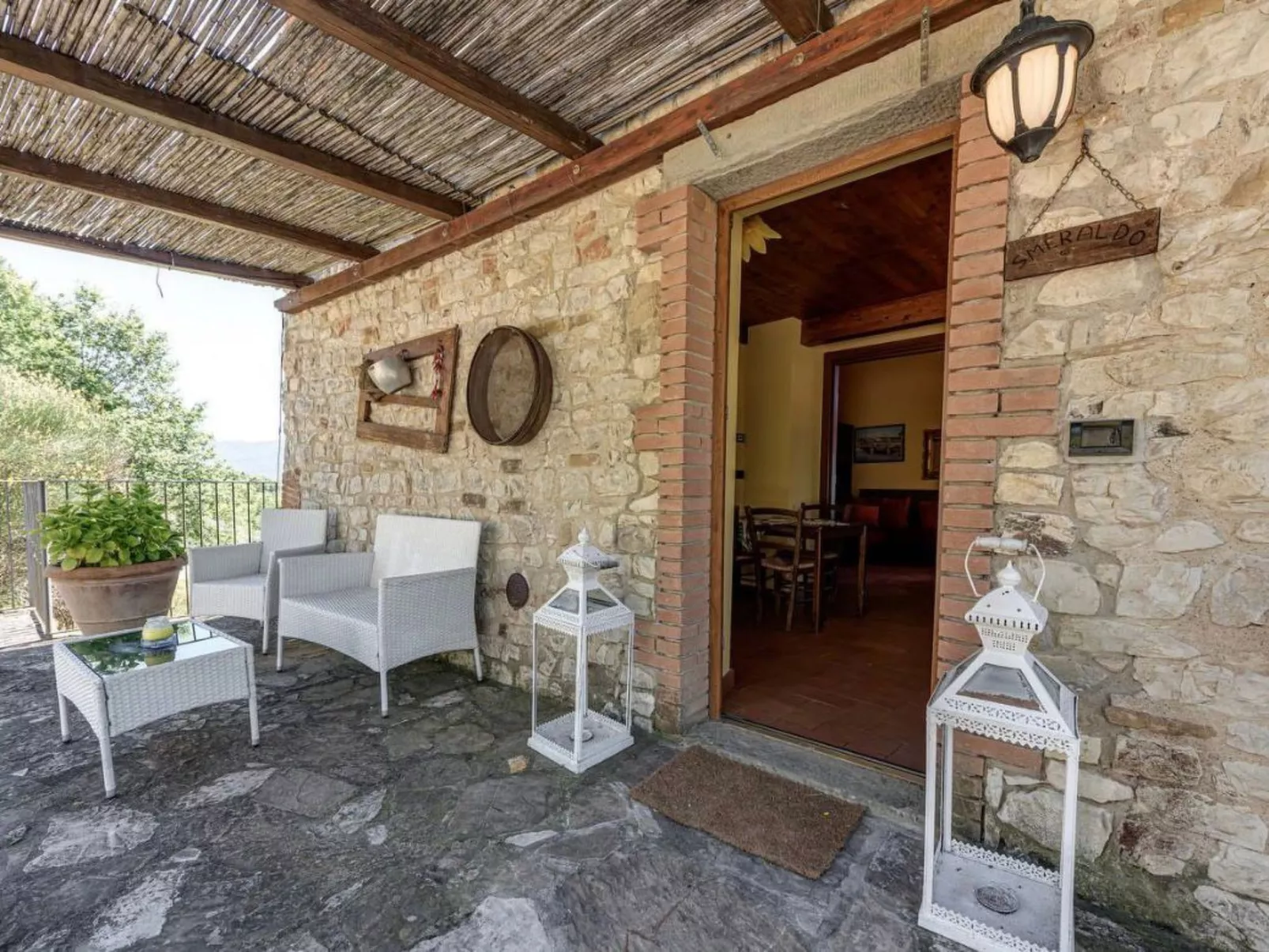 Villa Silvia-Outside