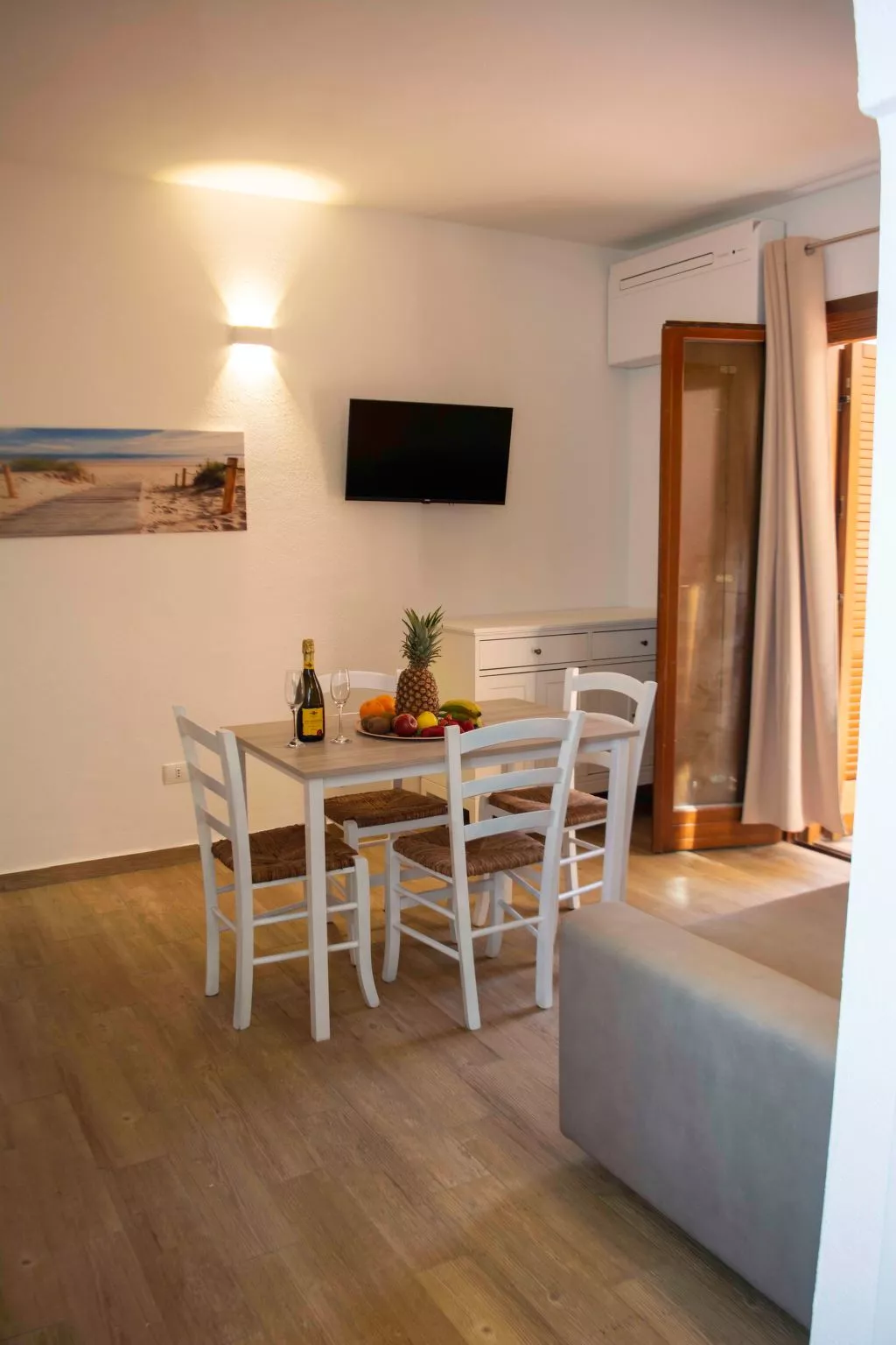 Hübsche Zweizimmerwohnung in Santa Teresa di Gallura-Drinnen