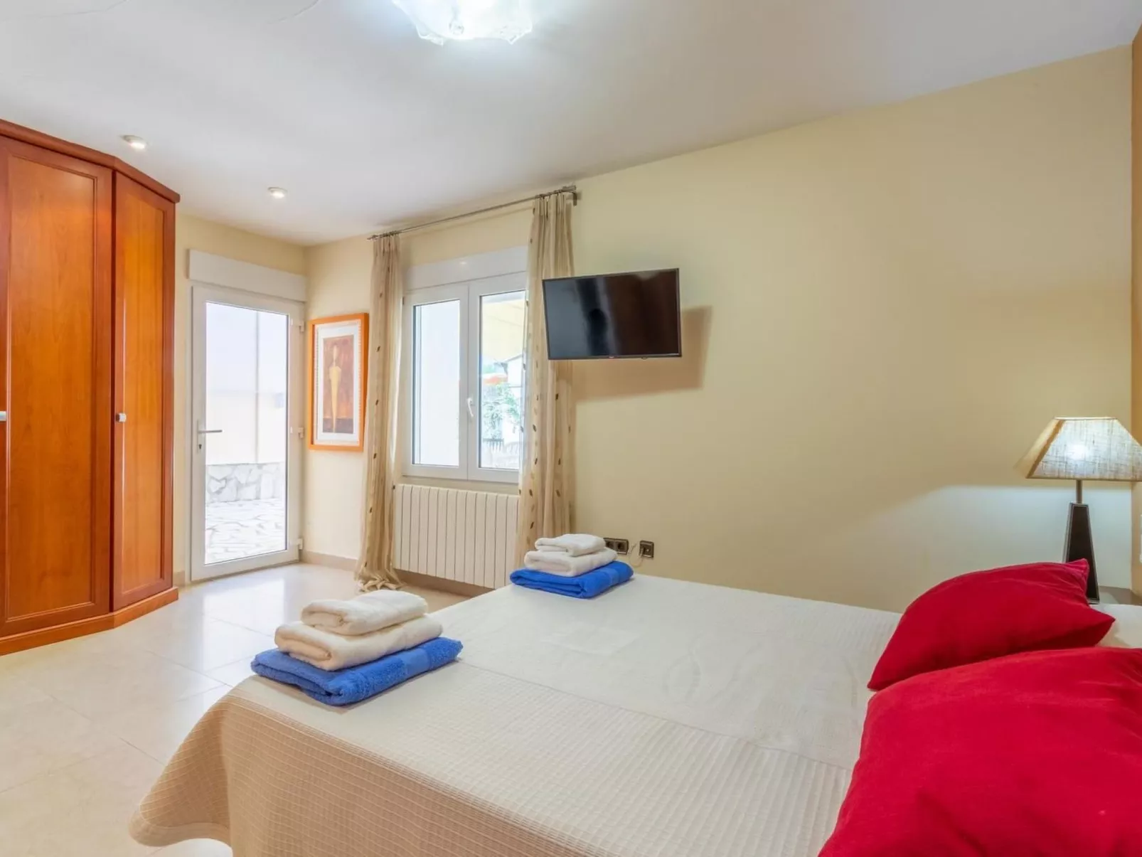 Haus mit privatem Pool, Garten und privatem Parkplatz-Inside