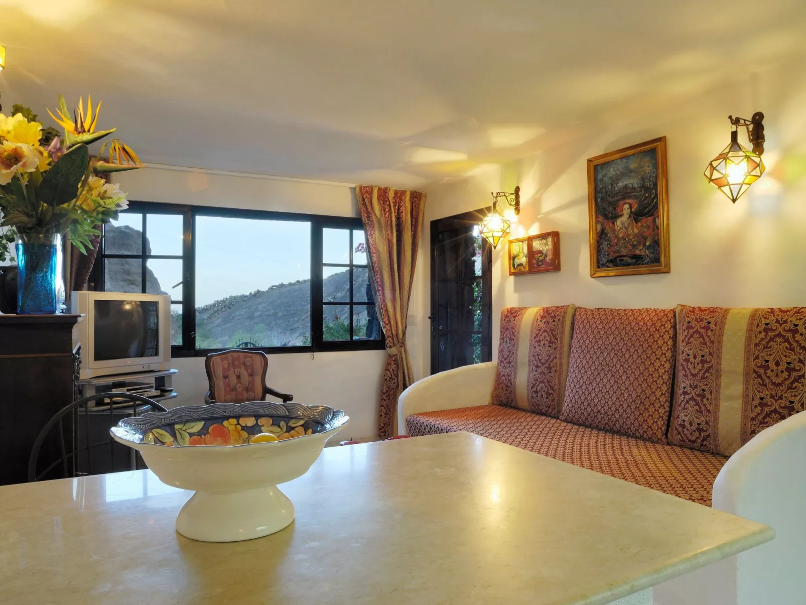 Castillo Bailey-Inside