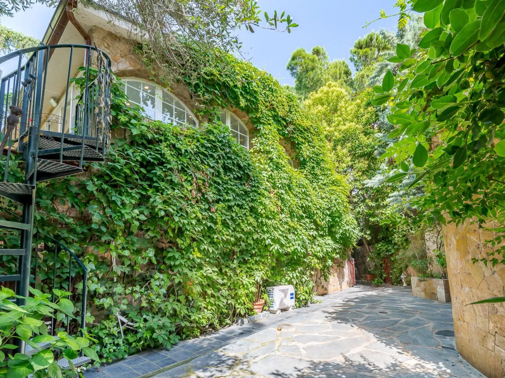 5-Suiten Madrid Villa Oasis, Schwimmbad-Spa, Fitnessraum, Club-Outside