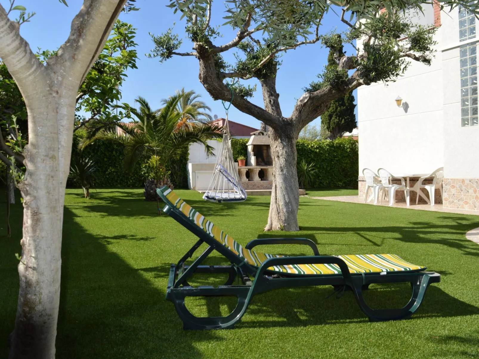 Chalet 'Vista Cunit' mit privatem Pool-Draußen