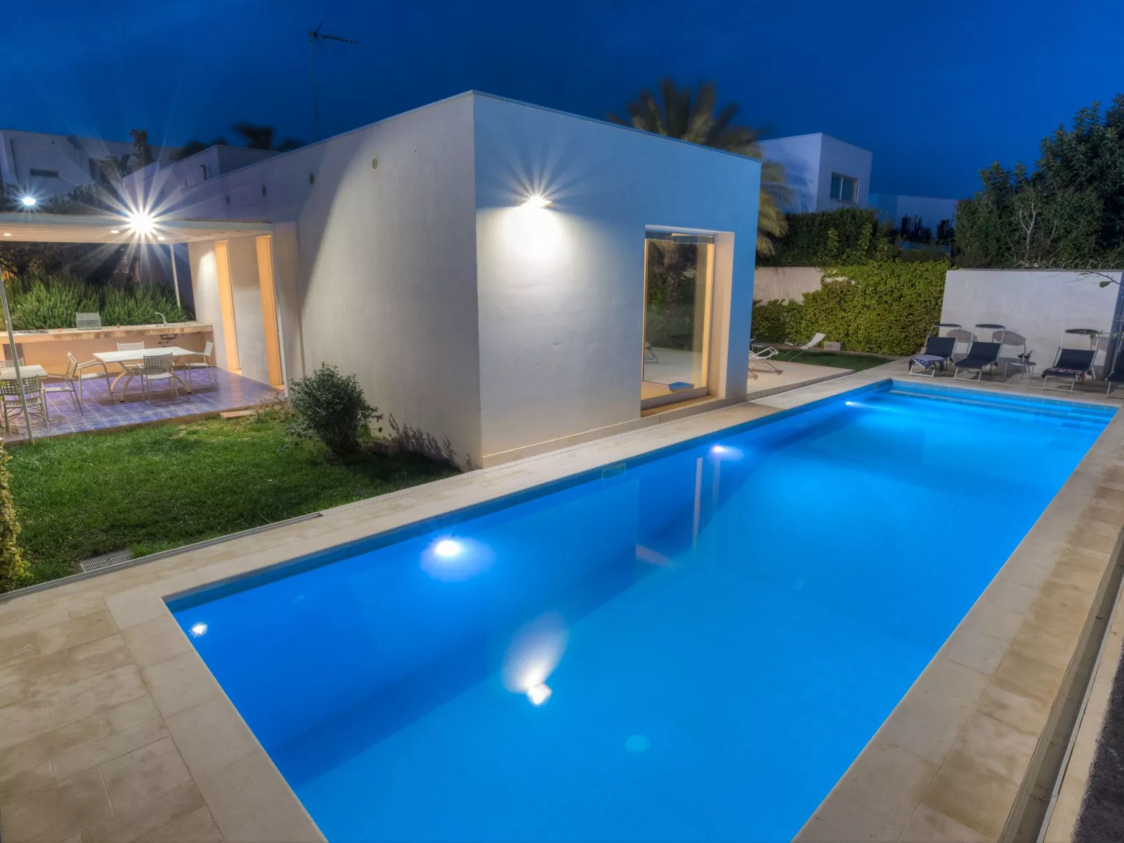 In Ragusa mit Möblierter Terrasse-Inside