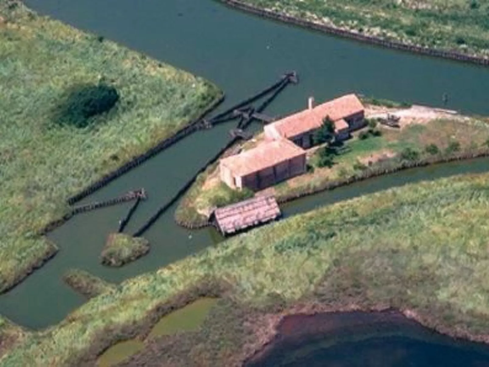 3-Zimmer-Villa, Erdgeschoss, 2 Gärten, Klima-Inside