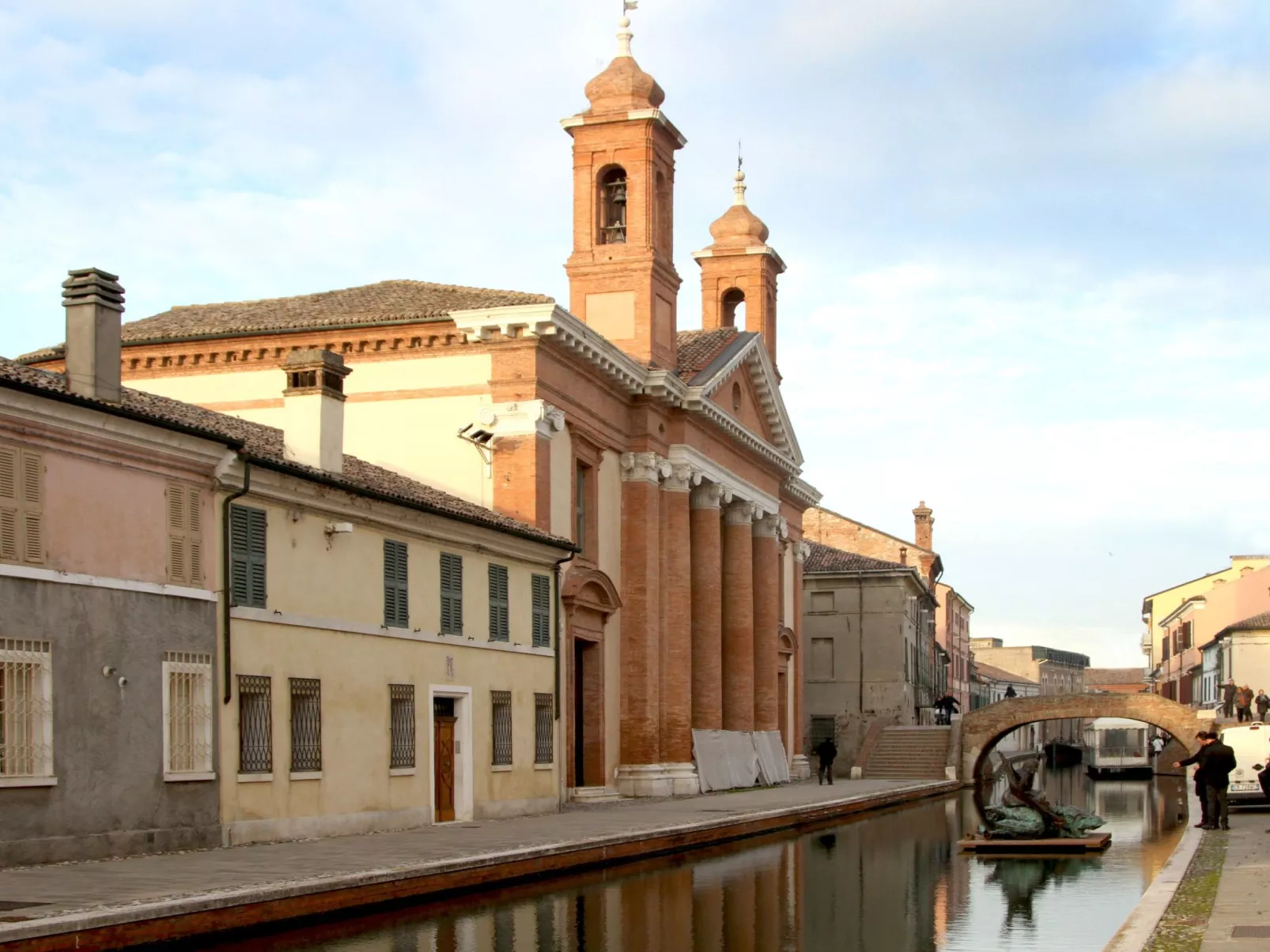 Vier-Zimmer-Villa, vertikal, 2 Bäder-Dedans