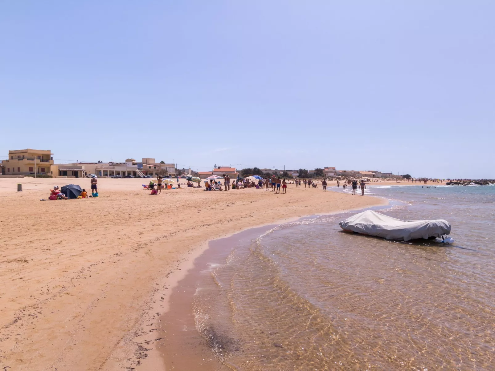 Appartement in Donnalucata mit Möblierter Terrasse und Meerblick-Drinnen