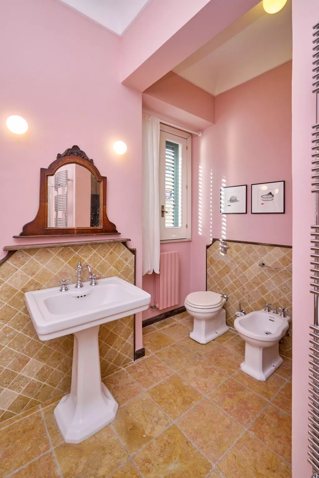 'Sette Cappelli-Drinnen