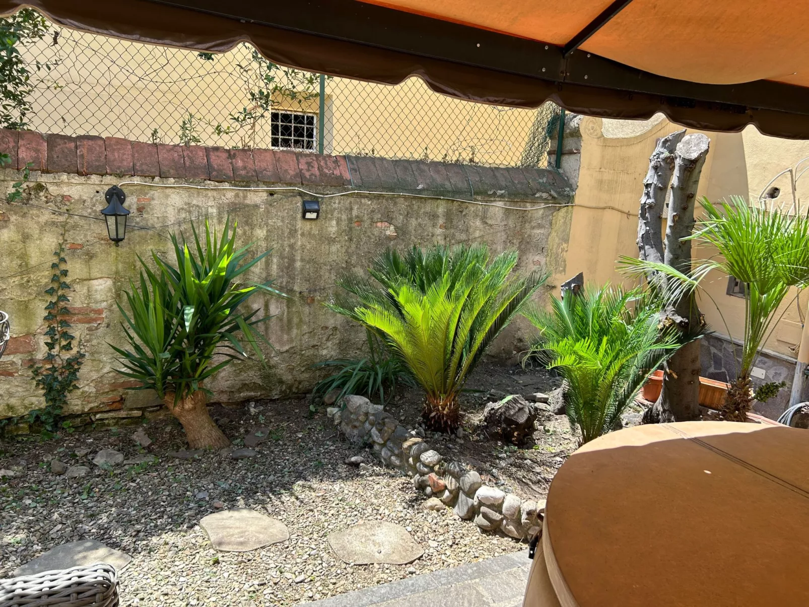 Zwei Schlafzimmer mit Garten und Whirlpool-Dedans