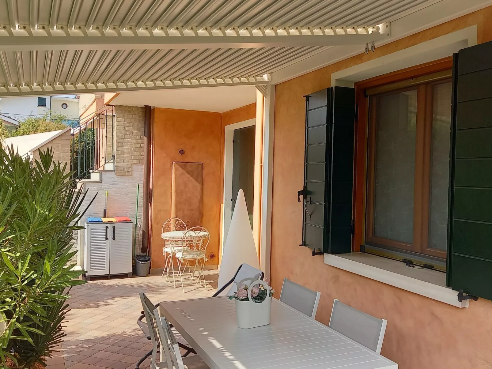 Stilvoller und gemütlicher Mini mit Garage-Outside