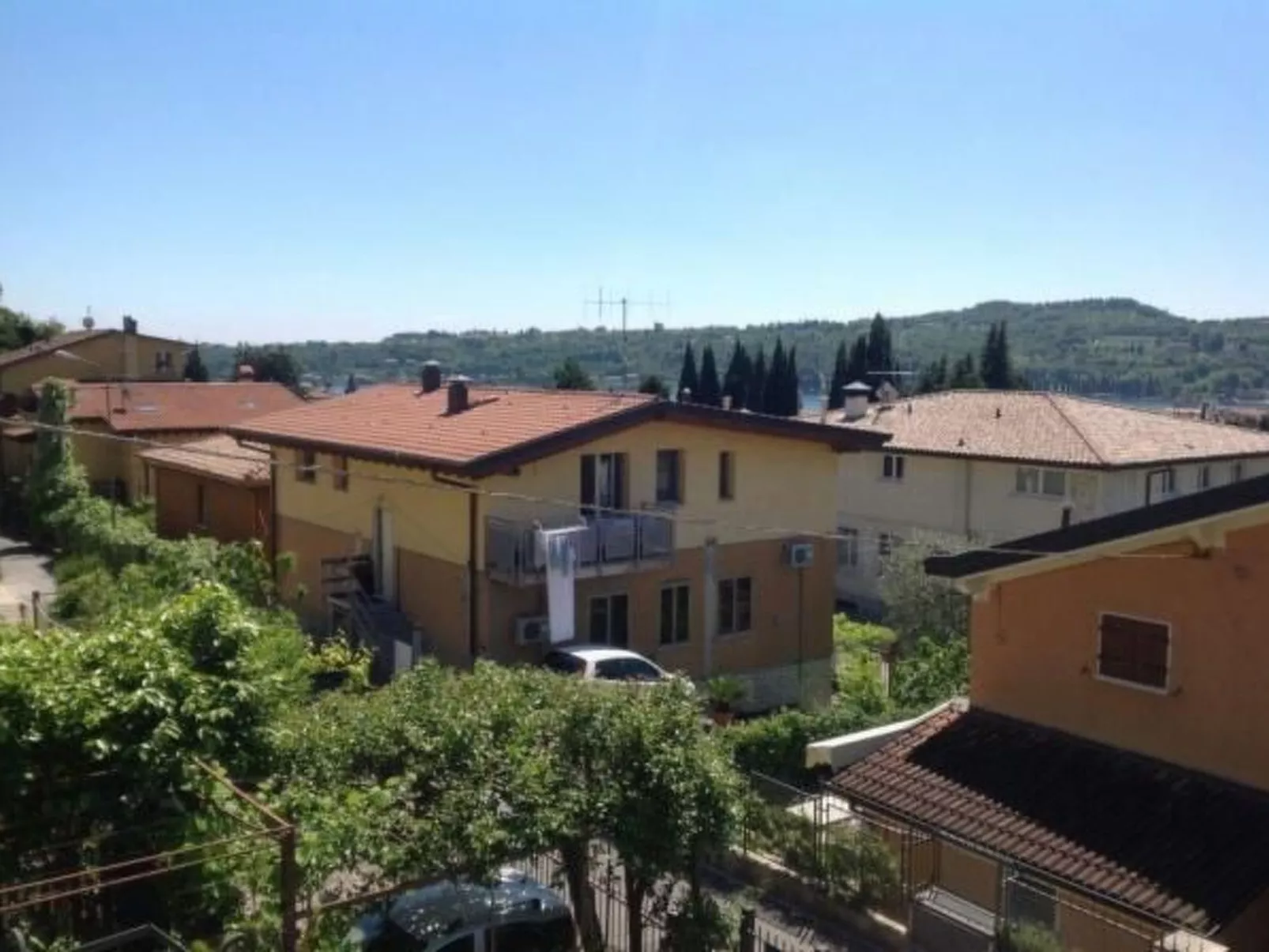 In Salò mit Grill, Terrasse und Garten-Drinnen