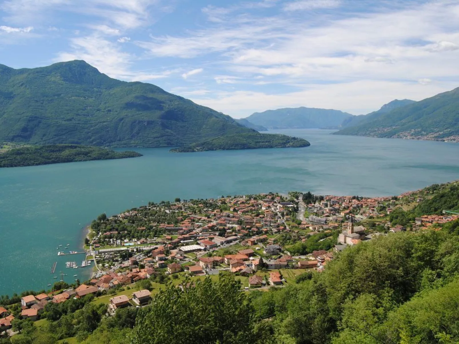 Dachgeschosswohnung am See für 6 Personen-Dedans