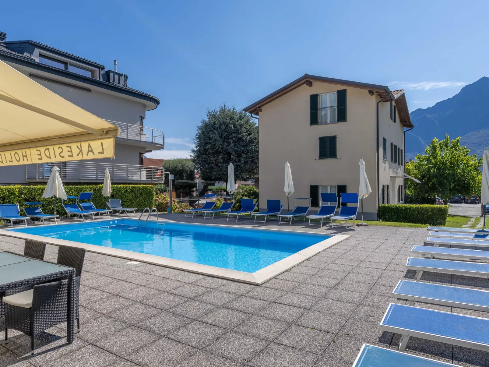 Lakeside Attic Apartment-Drinnen