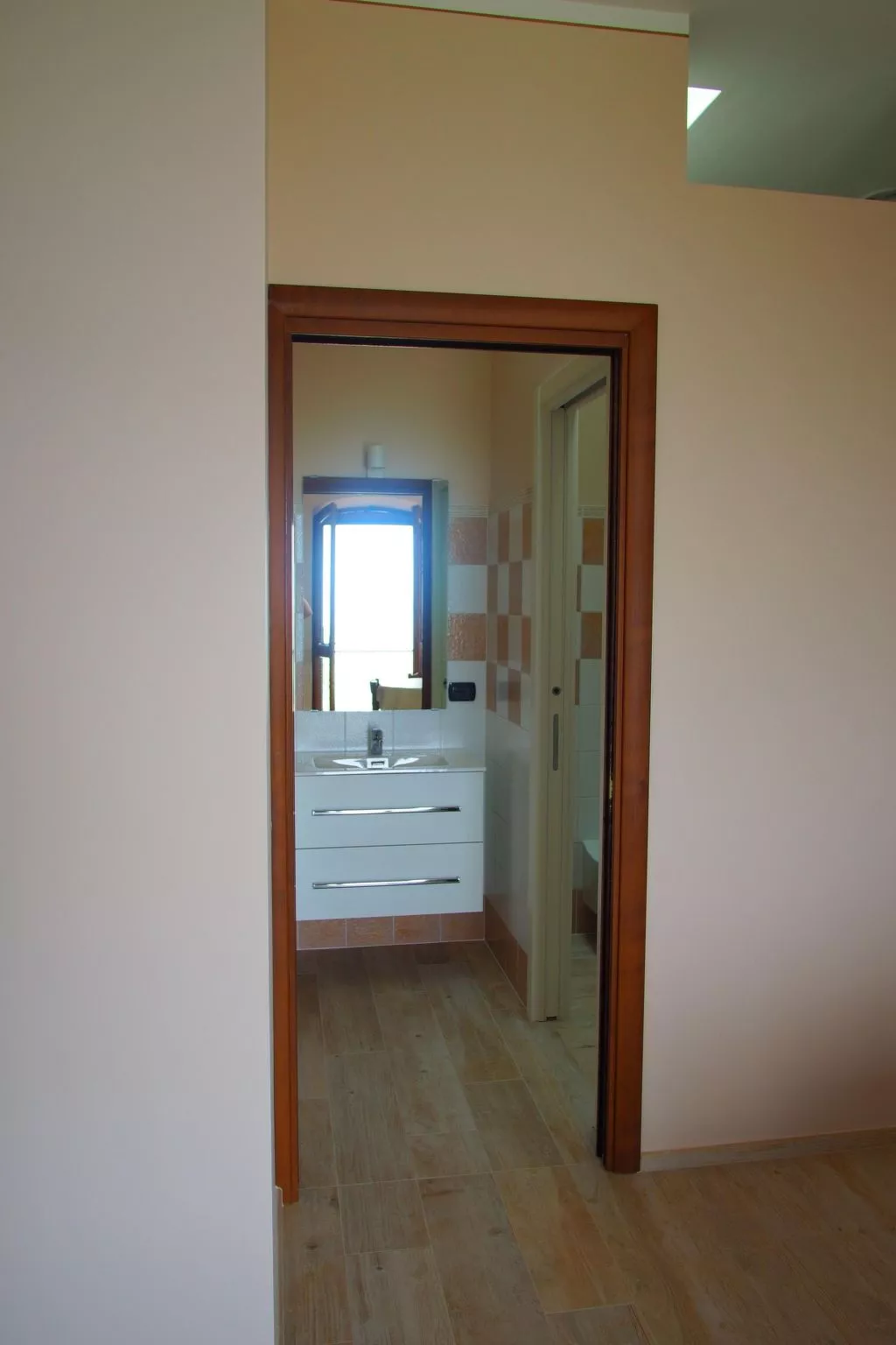 Wohnung in Verduno mit Garten-Drinnen