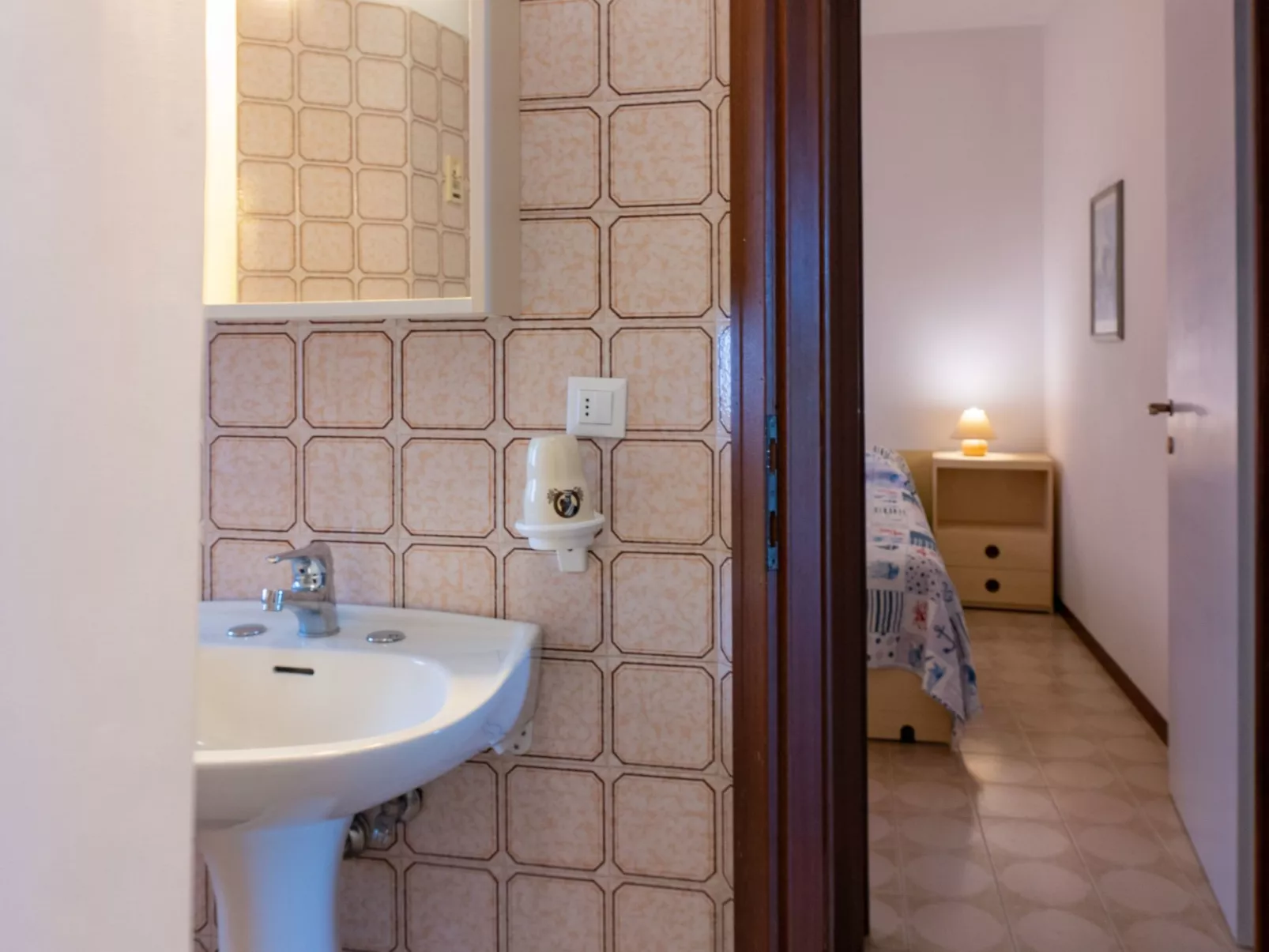 "Ollimpia 82"-Inside