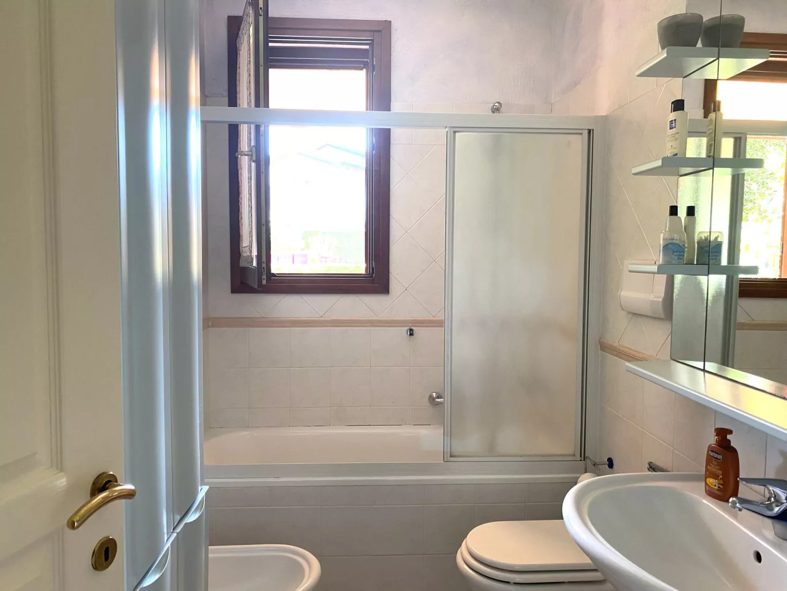 Wohnung mit Terrasse-Drinnen