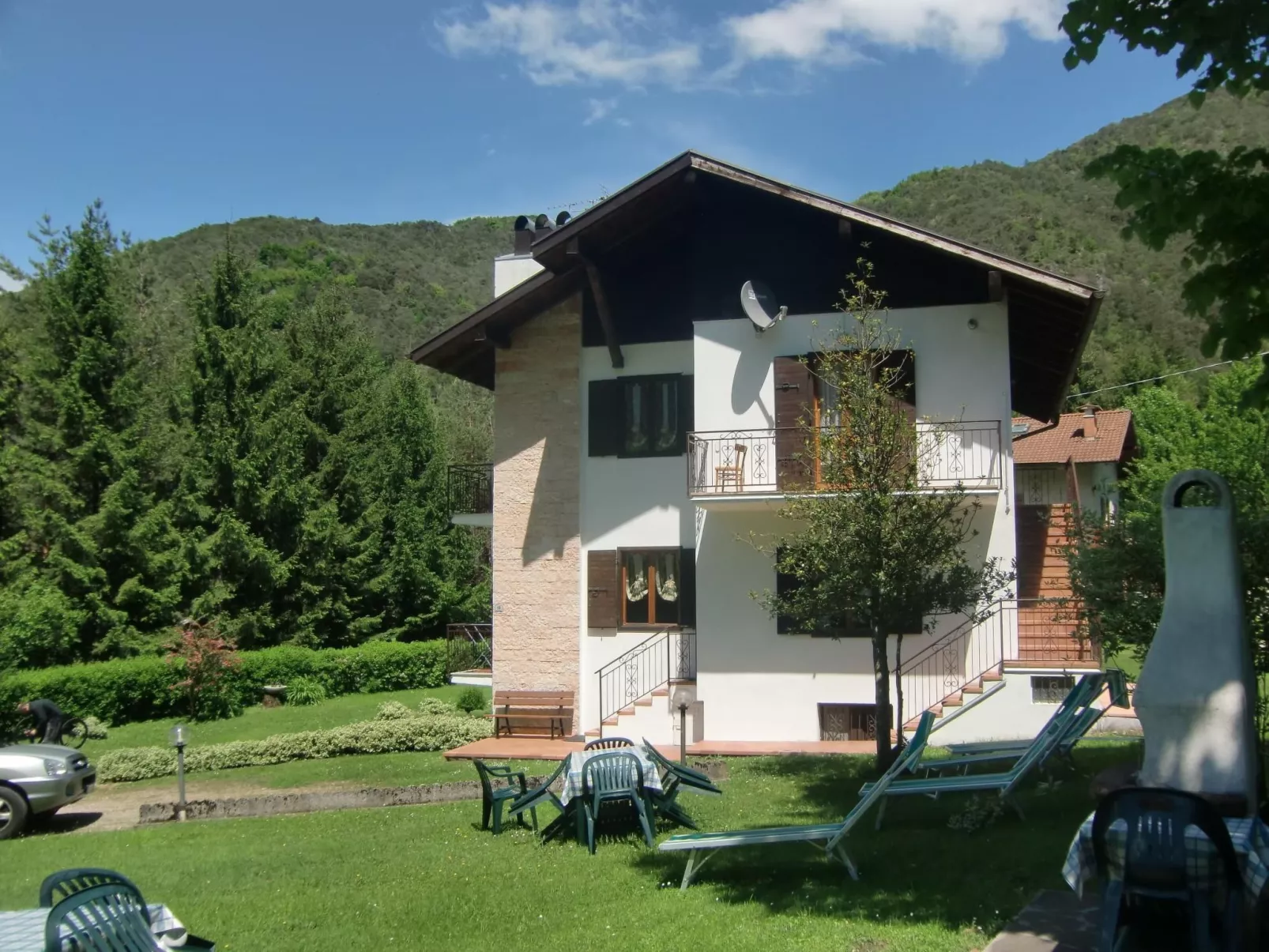 Sehr geräumige Wohnung inmitten der Natur-Dedans