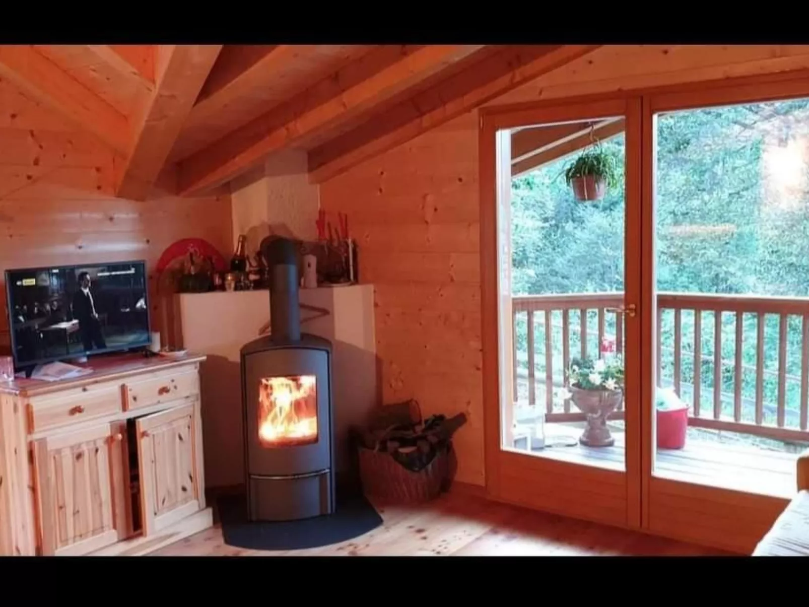 Berghütte mit Wasserblick-Drinnen