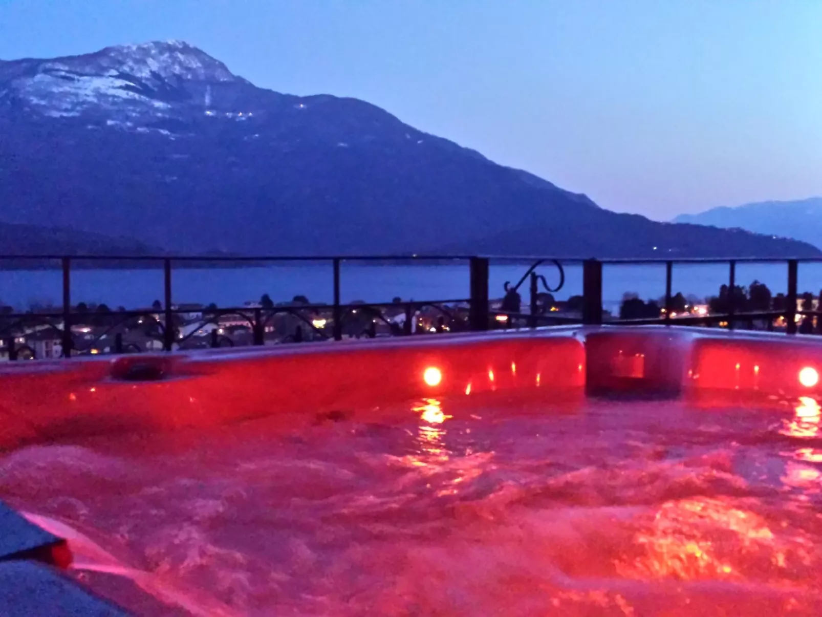 Ferienvilla 'Perla del Lago' mit privatem Pool-Dehors