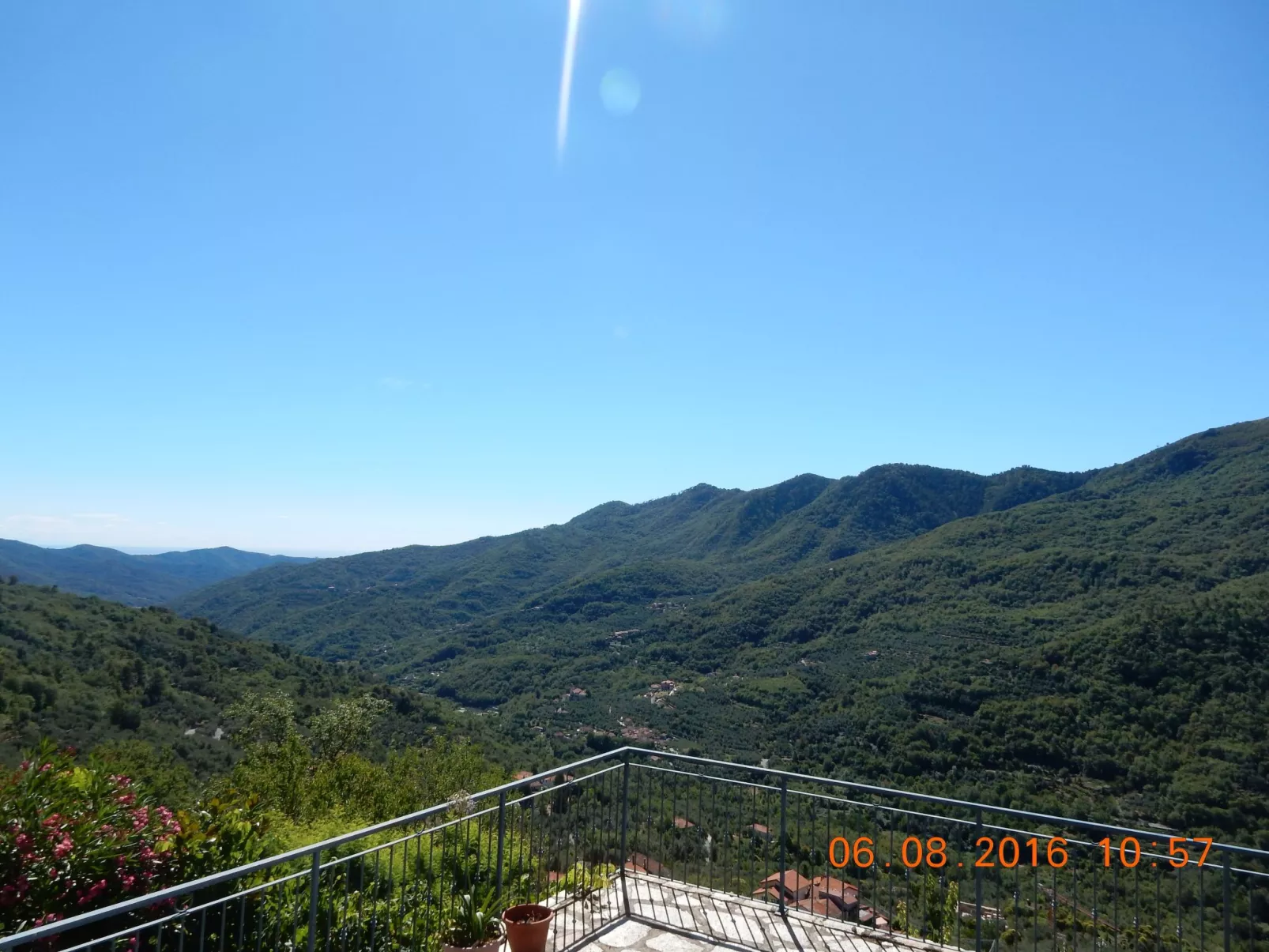 Schönes Ferienhaus mit Garten und Whirlpool-Draußen