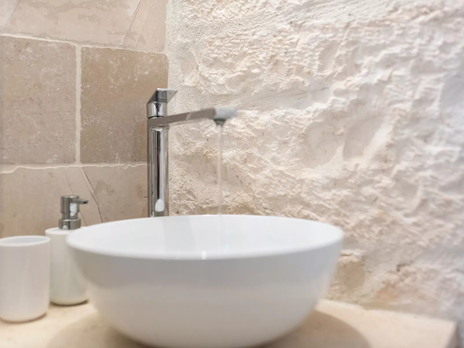 Oma Im Haus in der Mitte-Inside