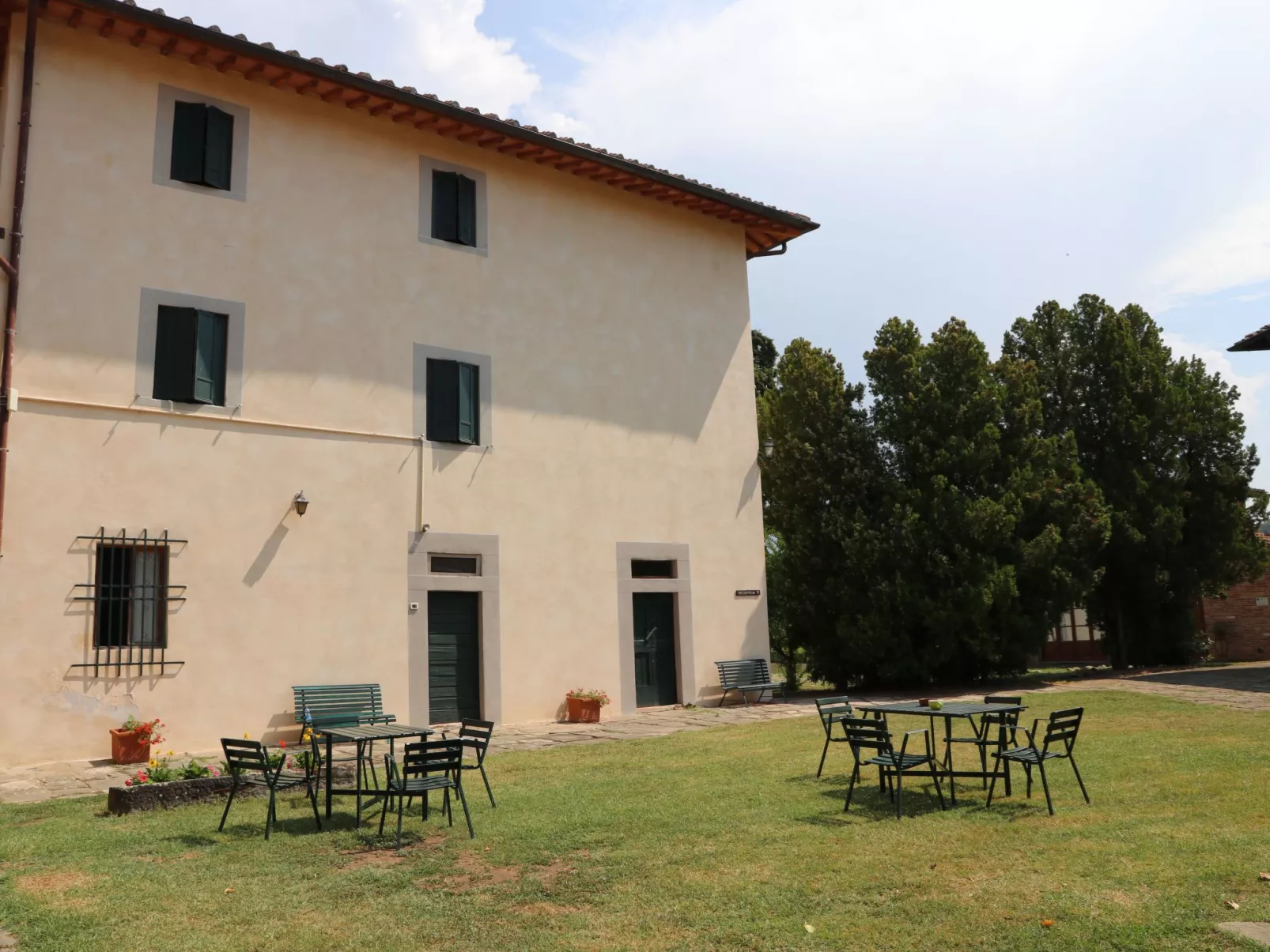 Charmante 1-Zimmer-Wohnung in Reggello-Outside