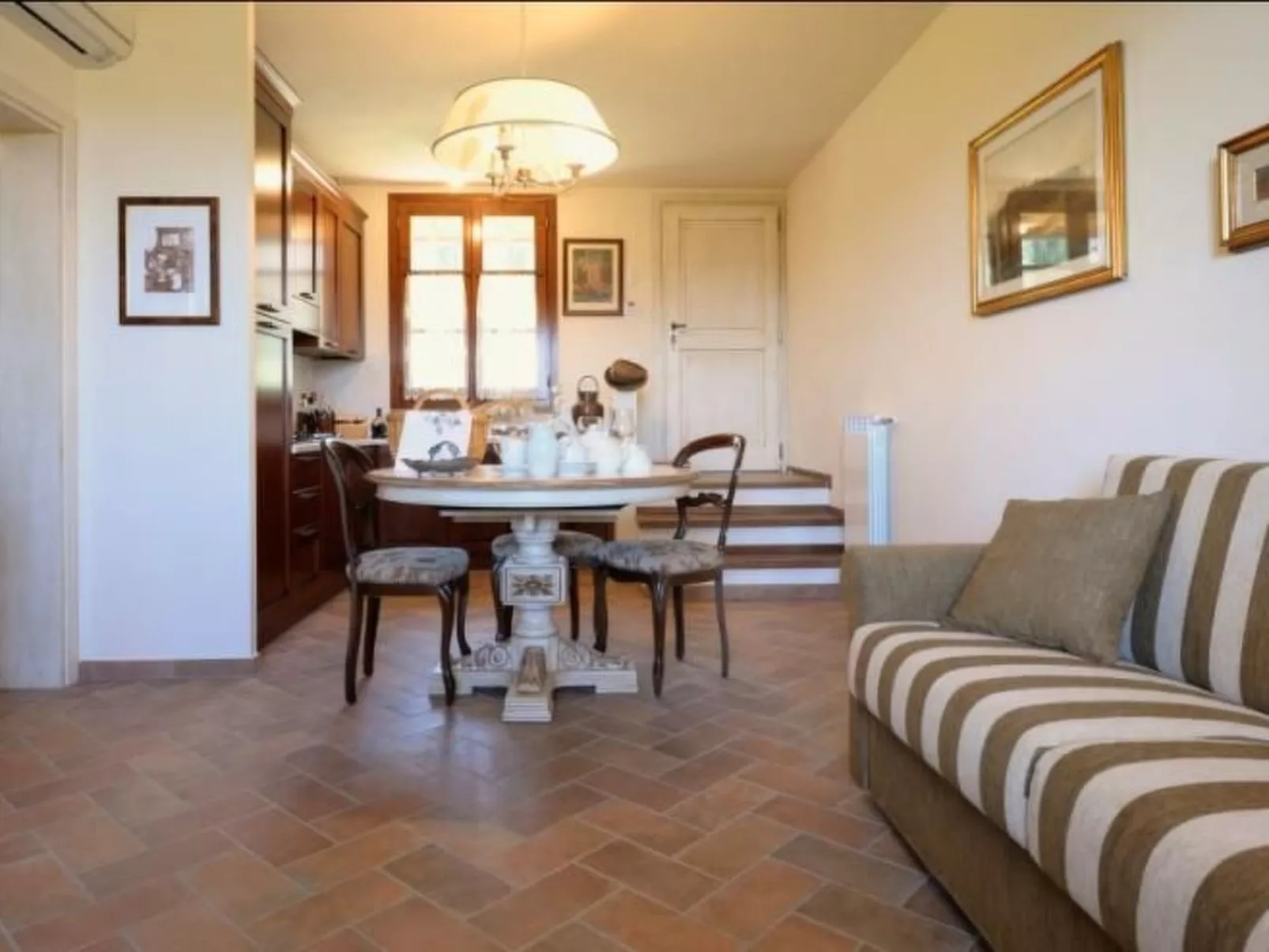 Wohnung La Spiga mit Garten und Terrasse-Inside