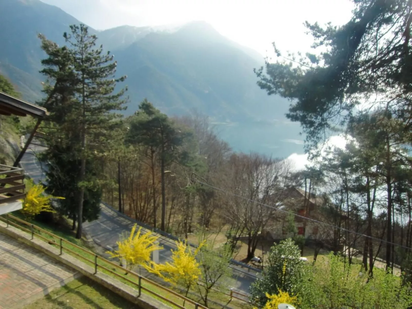 Wohnung im ersten Stock mit schönem Seeblick-Inside