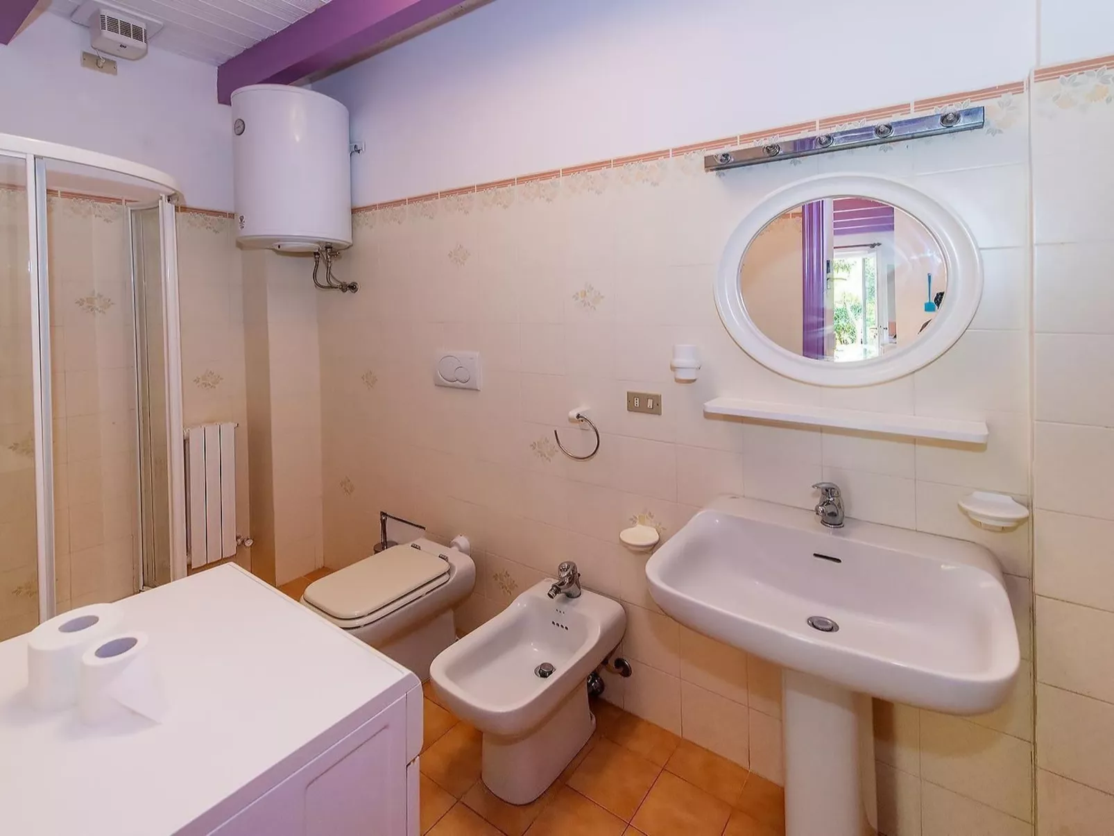 Einzimmerwohnung mit Panoramablick im Erdgeschoss-Inside