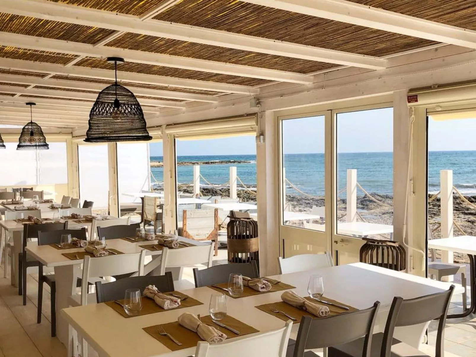 Flacher Rasen links-Inside