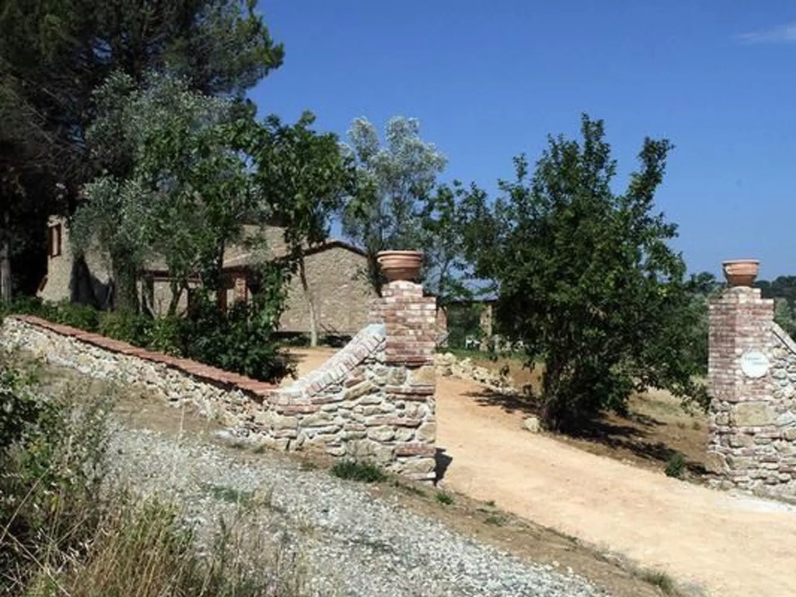 In Montescudaio mit Großem Garten-Drinnen
