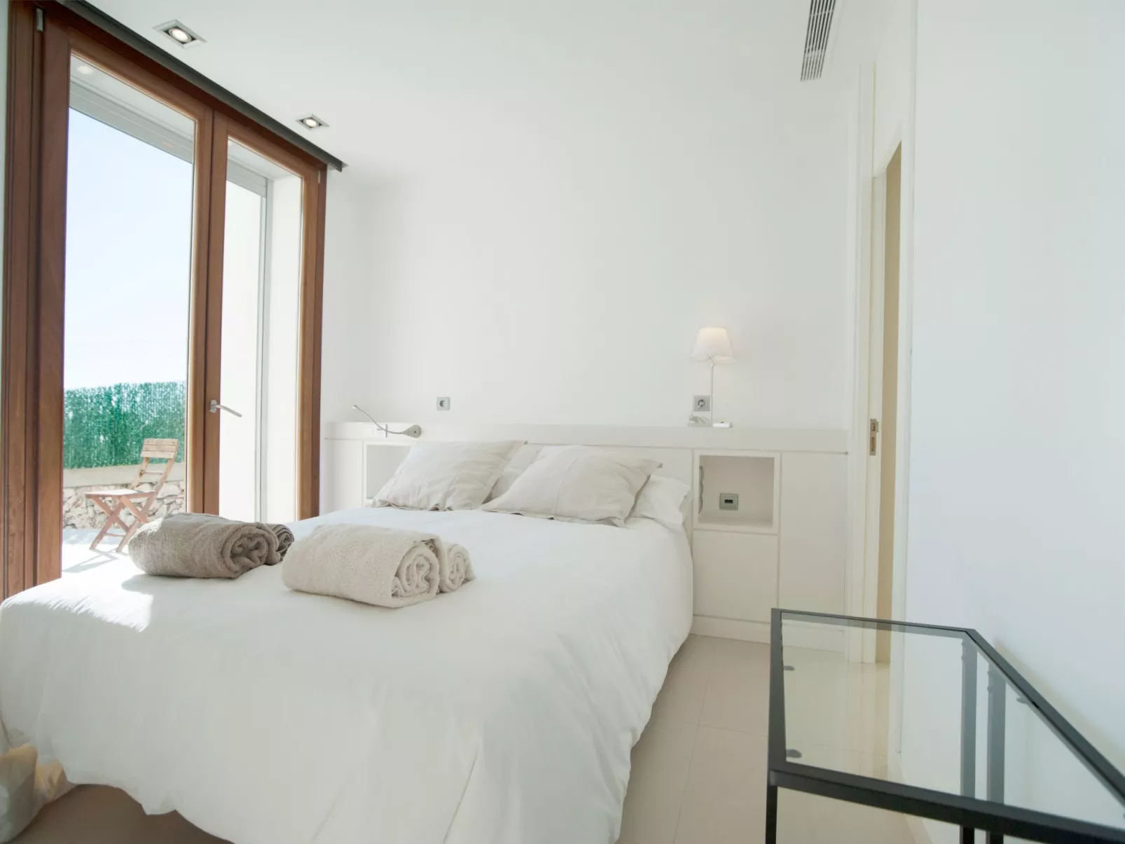 Majestätische Villa mit 5 Schlafzimmern und Pool direkt am Meer-Drinnen