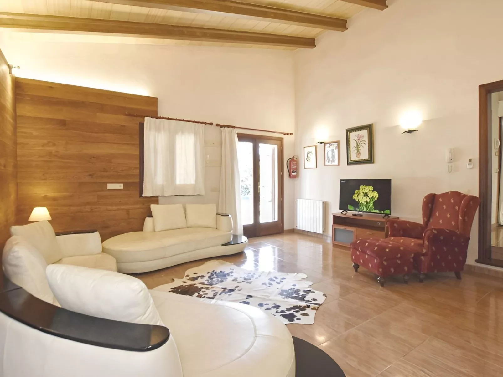 Finca mit großem eingezäunten Pool und Klimaanlage. - Inside