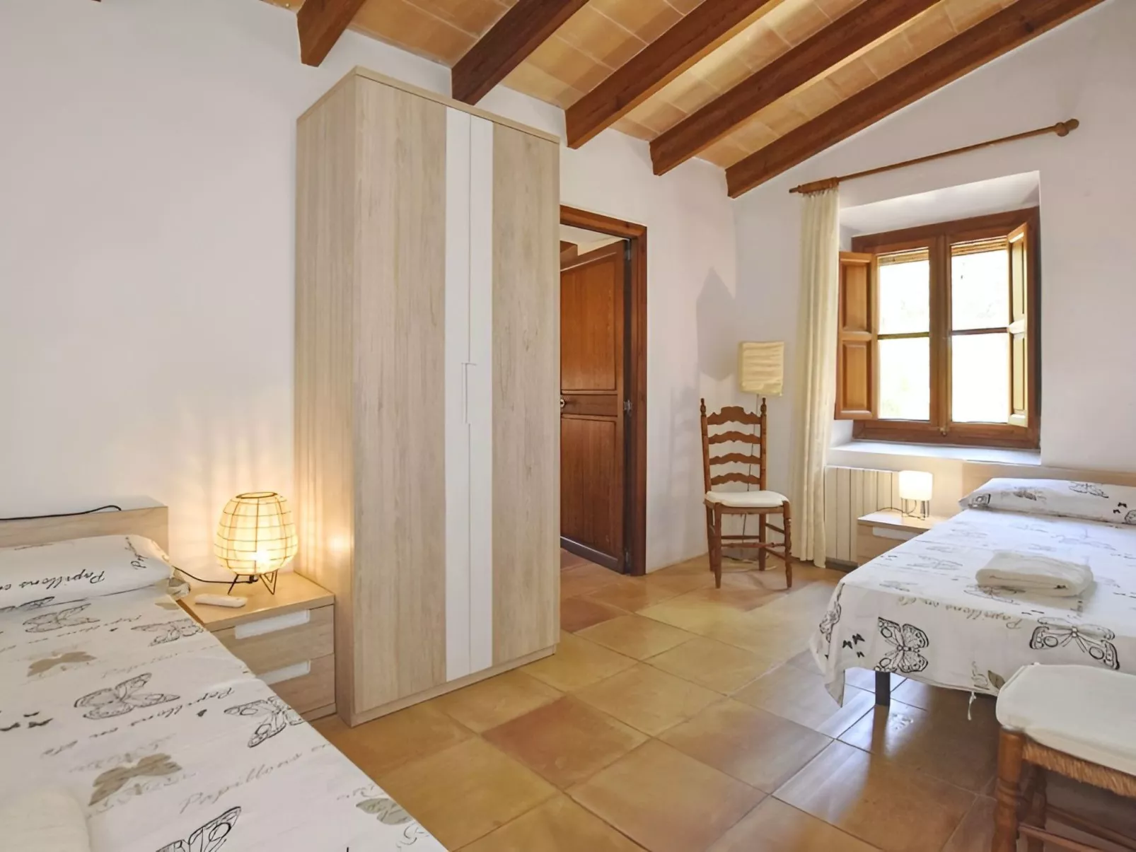 Finca mit Ruhe und Infinity-Pool-Image-tags.info