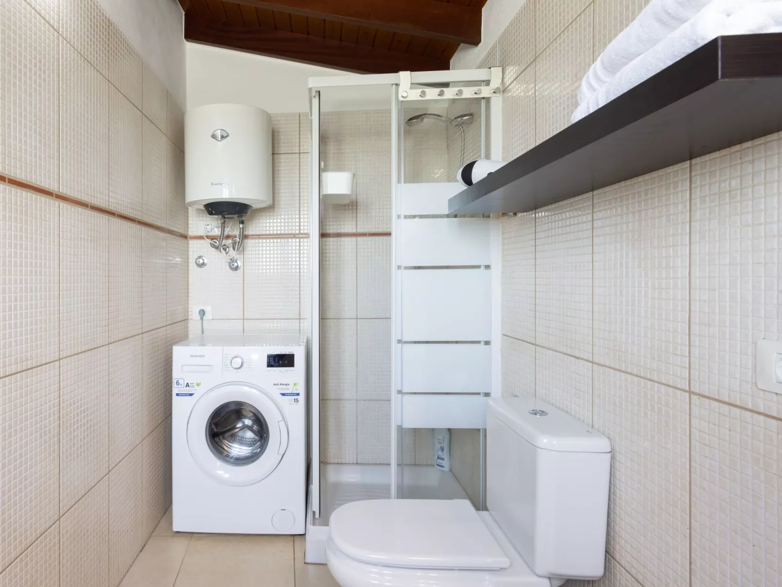 Cruz de los Martillos-Inside