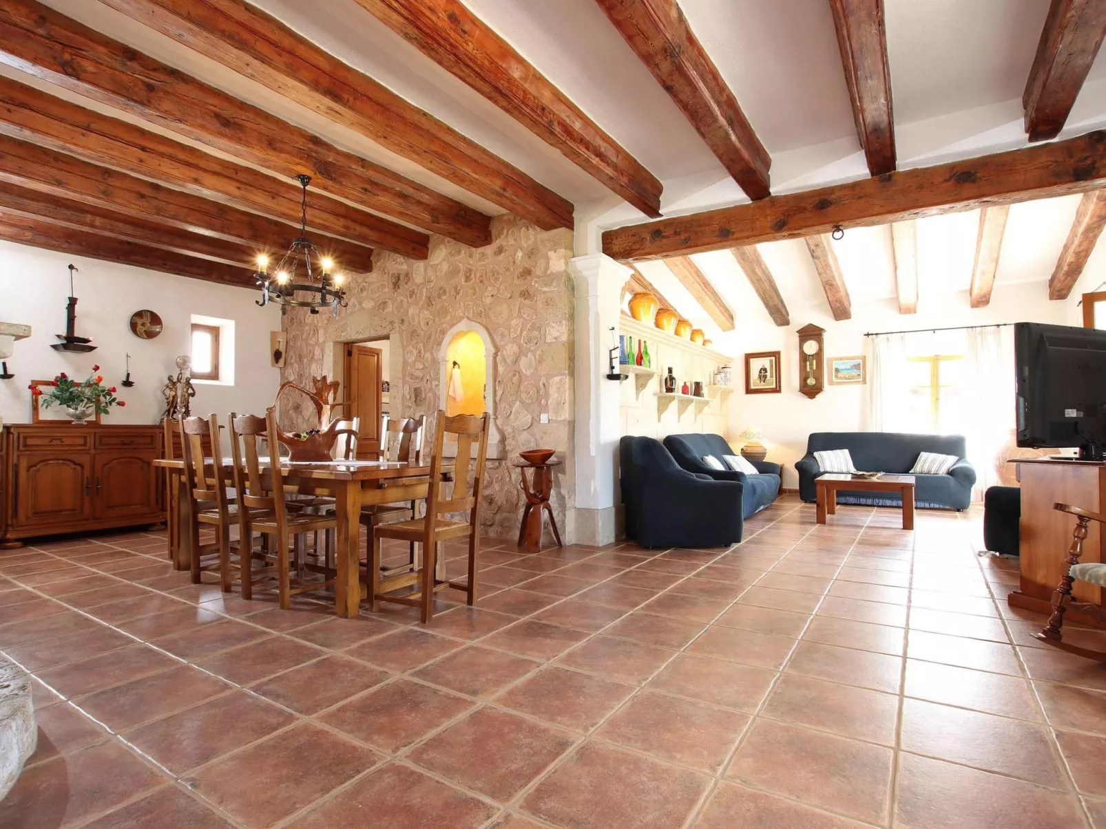 Schöne Villa ganz in der Nähe von Pollença-Drinnen