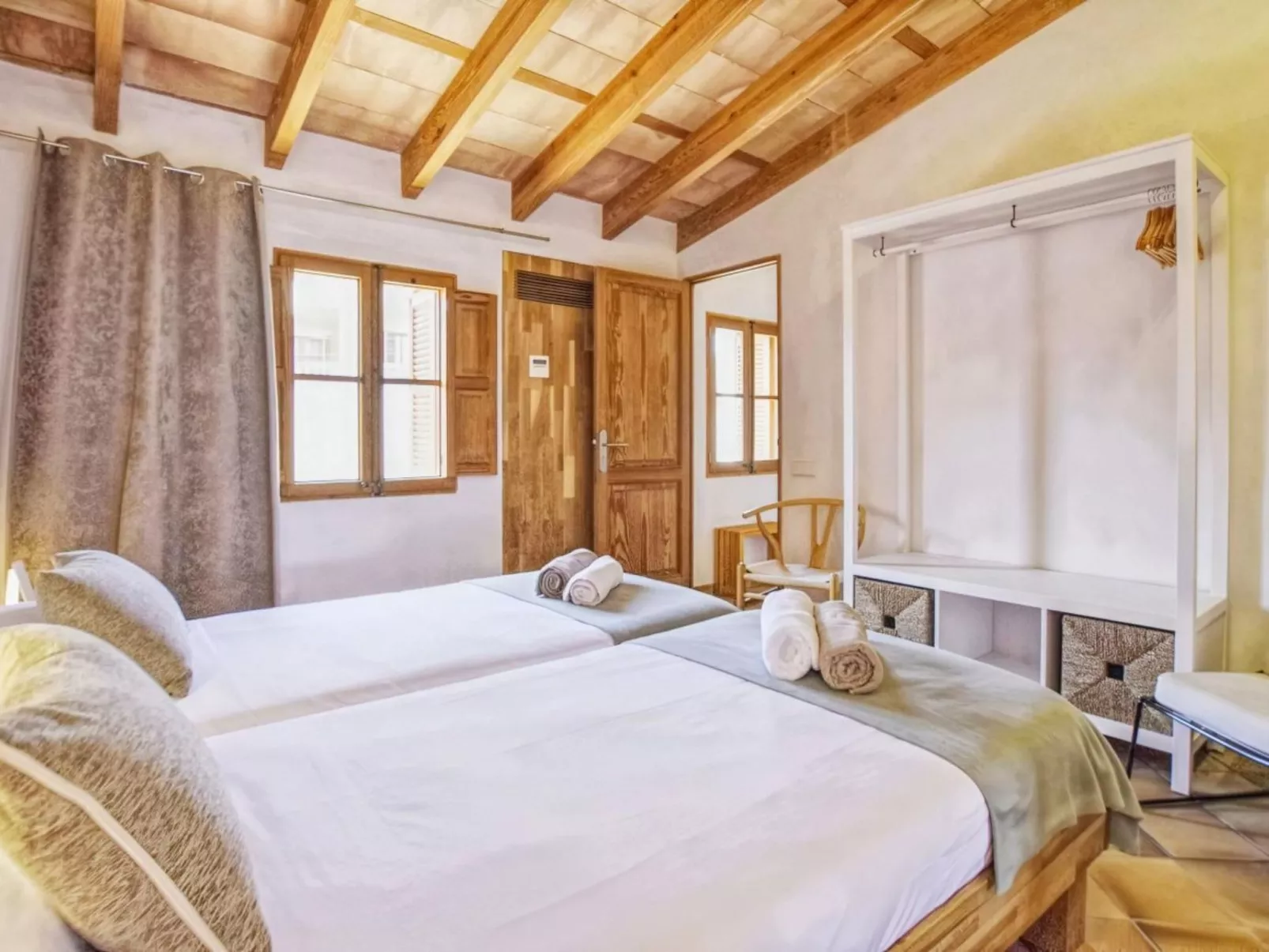 Luxuriöse Villa mit Pool und Klimaanlage für 8 Personen-Drinnen