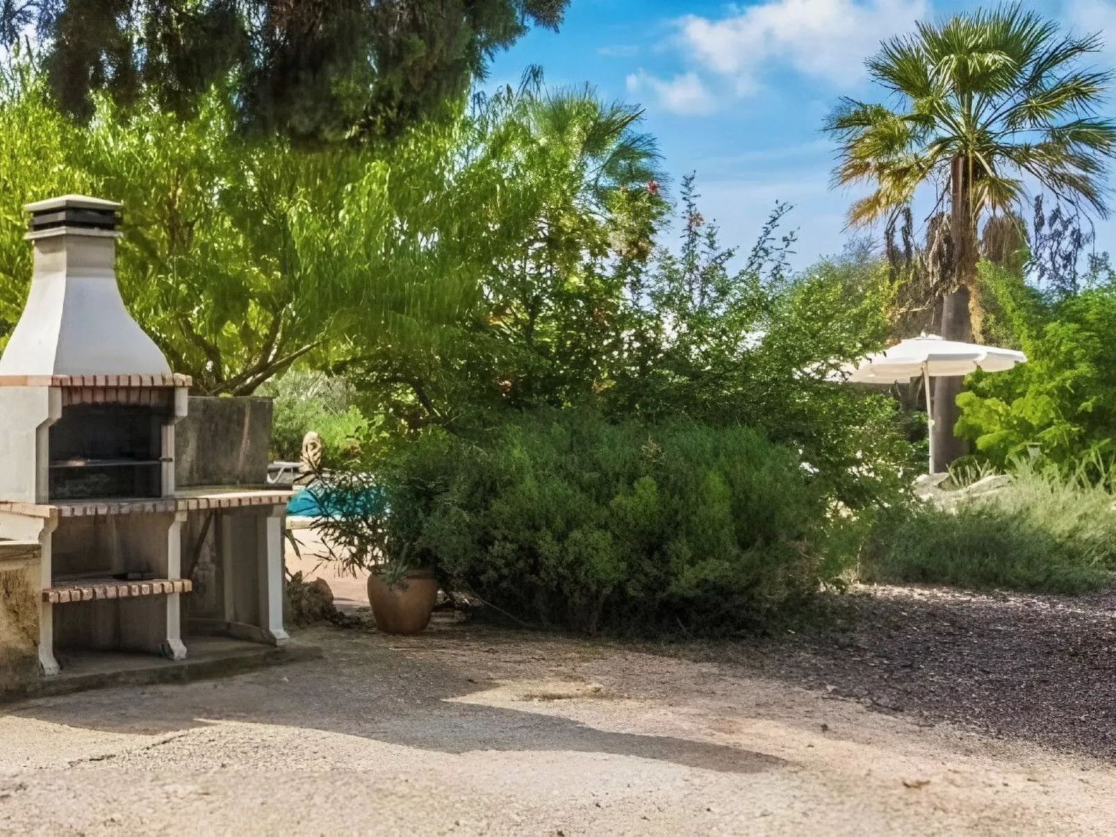 Großes Landhaus mit Schwimmbad in Meeresnähe-Image-tags.info