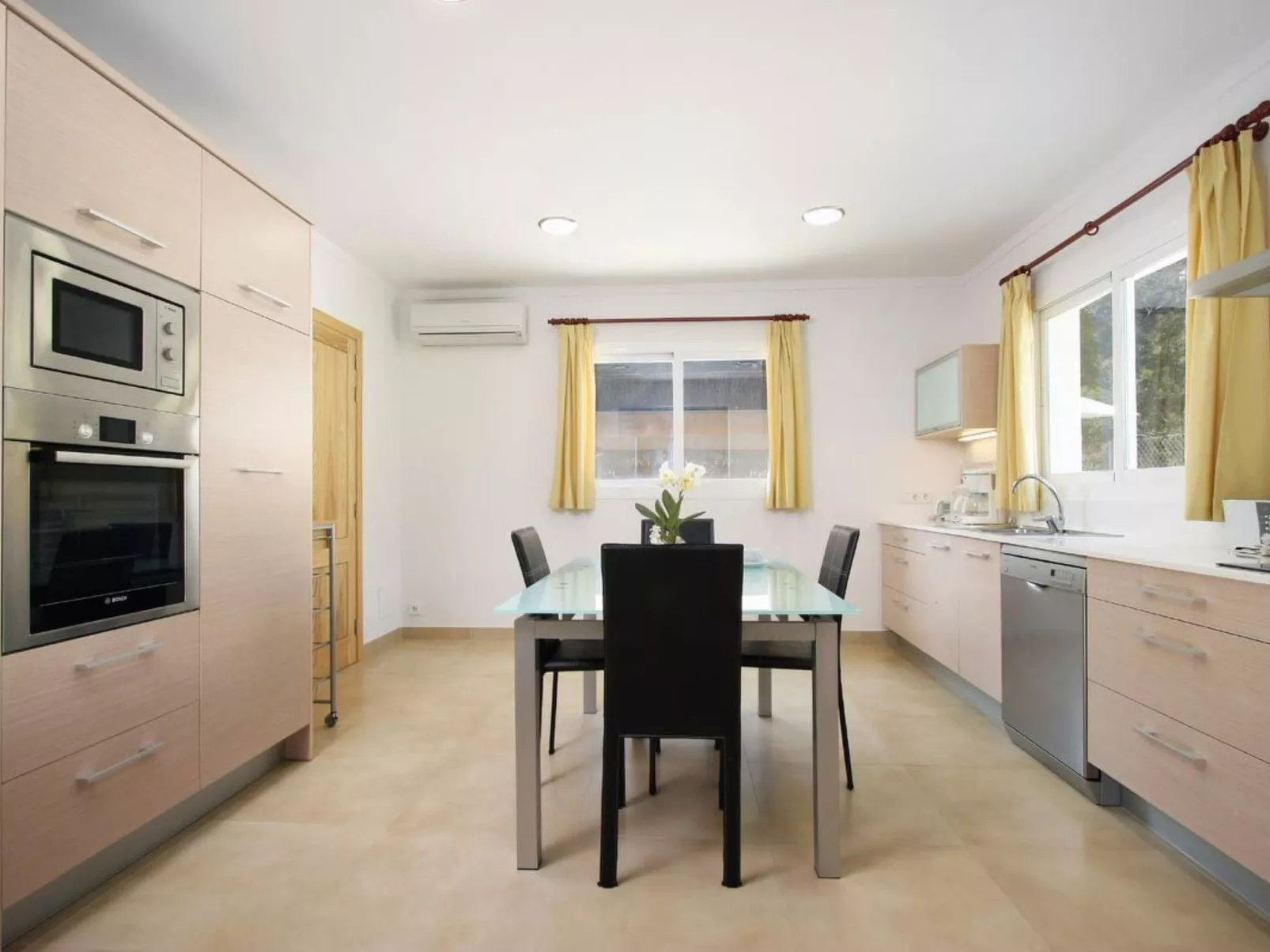 Villa Medina, Cala Sant Vicenç-Dedans