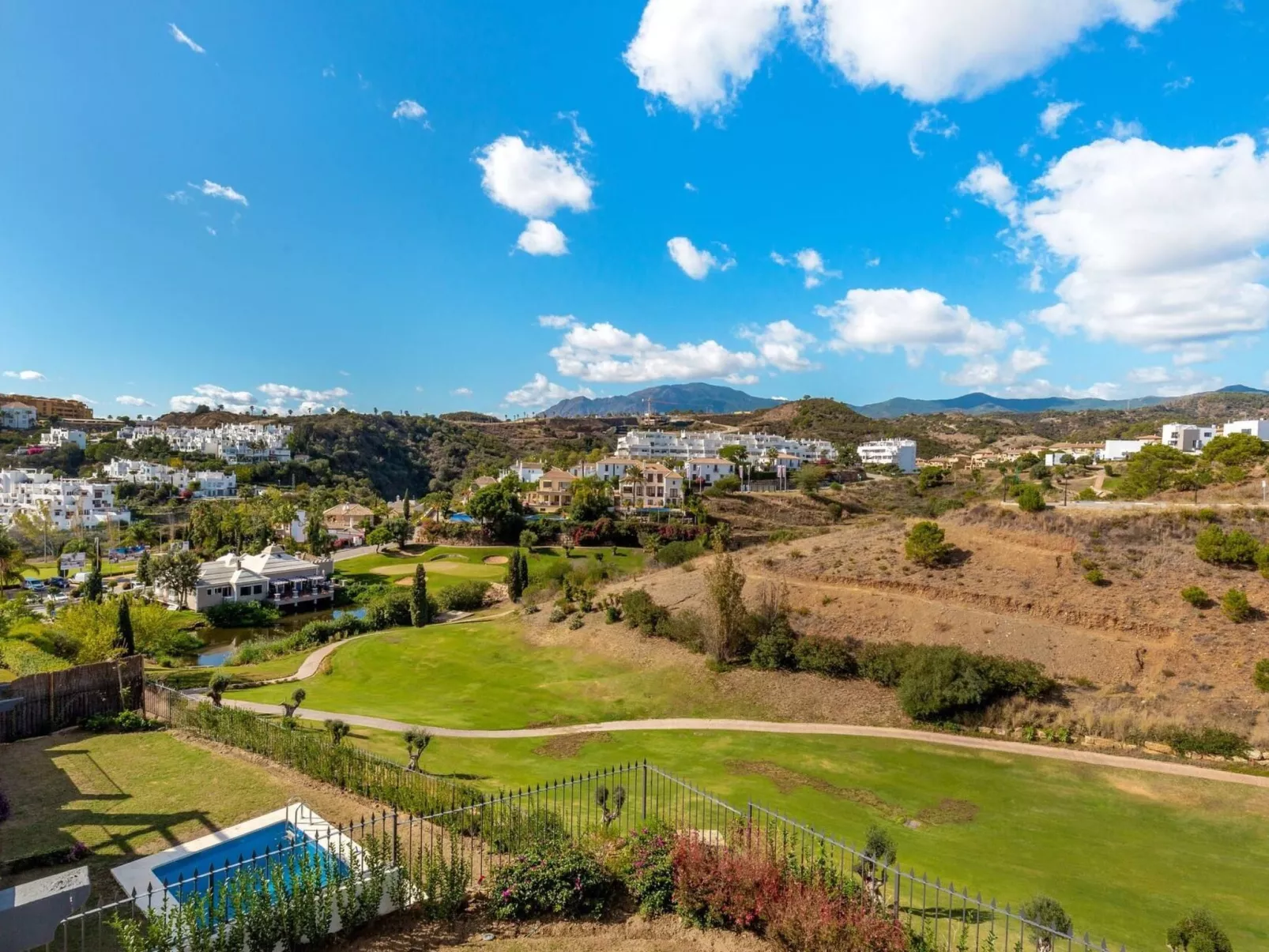 Chalet "La Resina" mit Garten, Grill und Terrasse-Outside