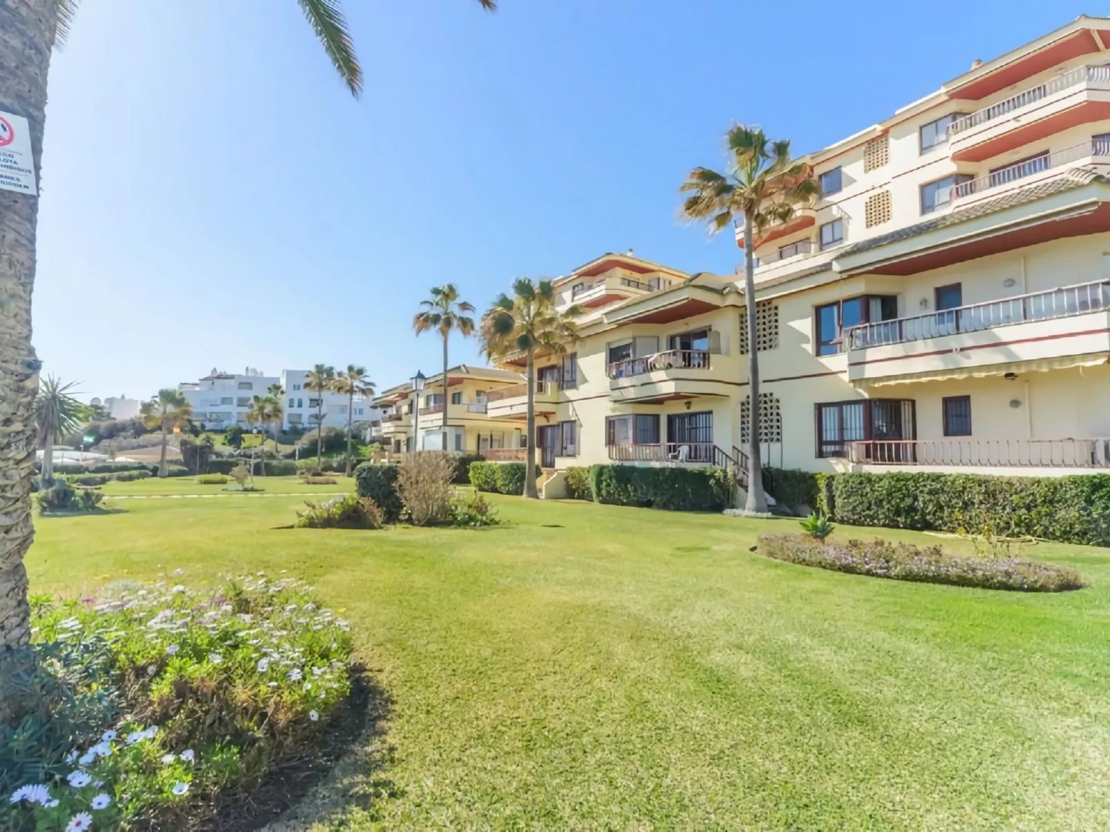 Tolle Ferienwohnung in Las Lagunas De Mijas mit Garten, gemeinschaftlichem Pool-Inside